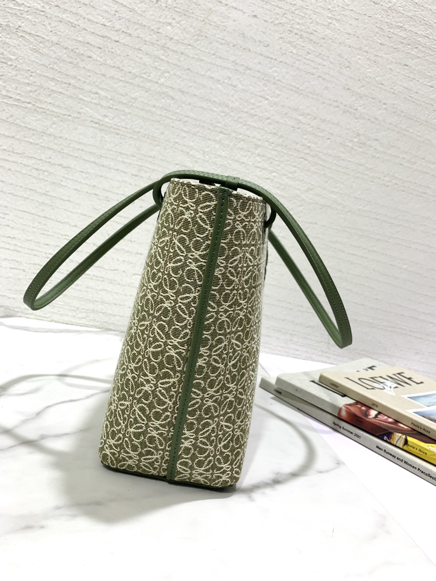 Loewe Anagram Square Tote-21*10*22CM