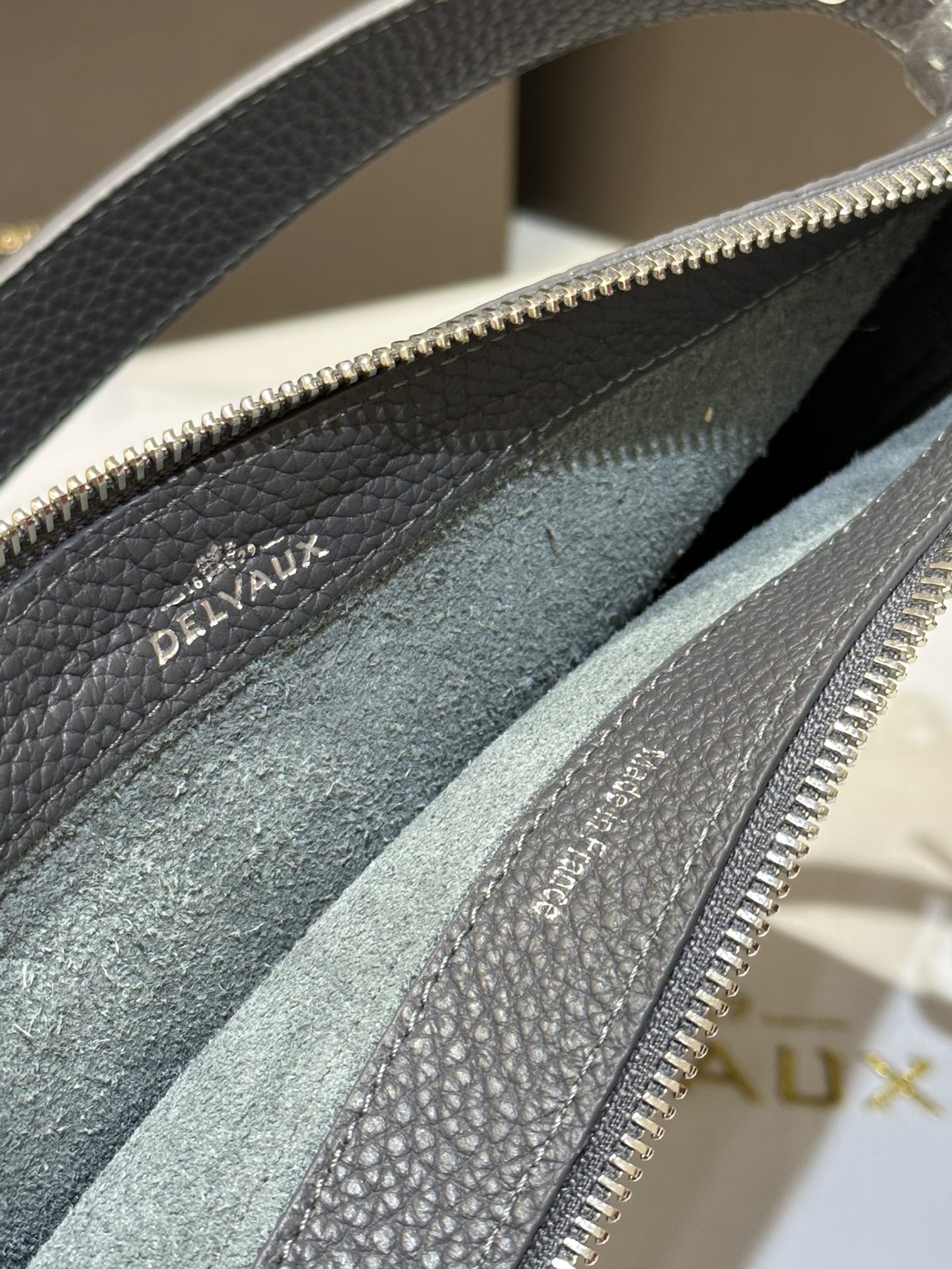 Delvaux Pin Swing Tote-29*9*20CM