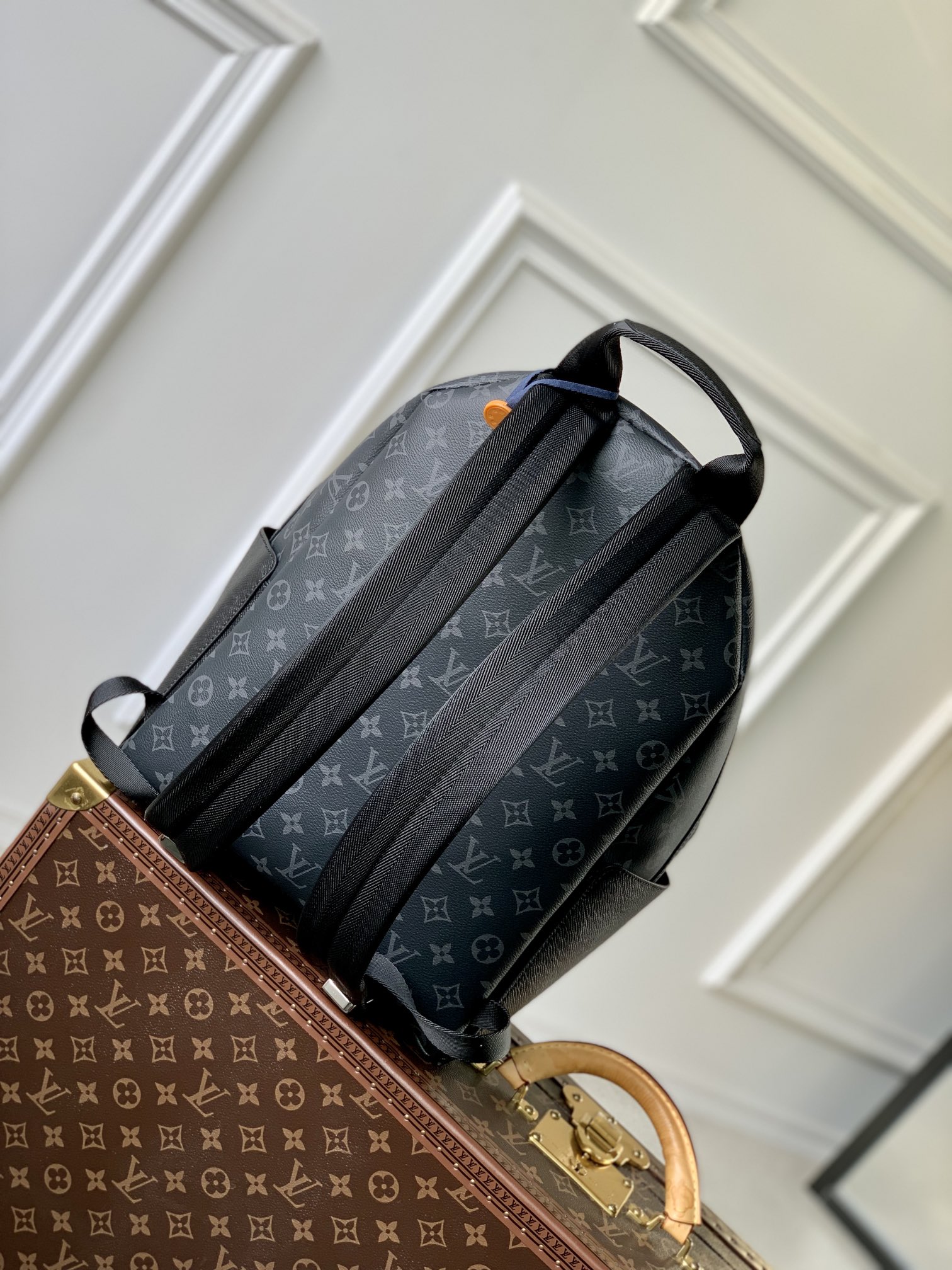 l**is V*t*n discovery backpsck-m31033-29*38*20cm