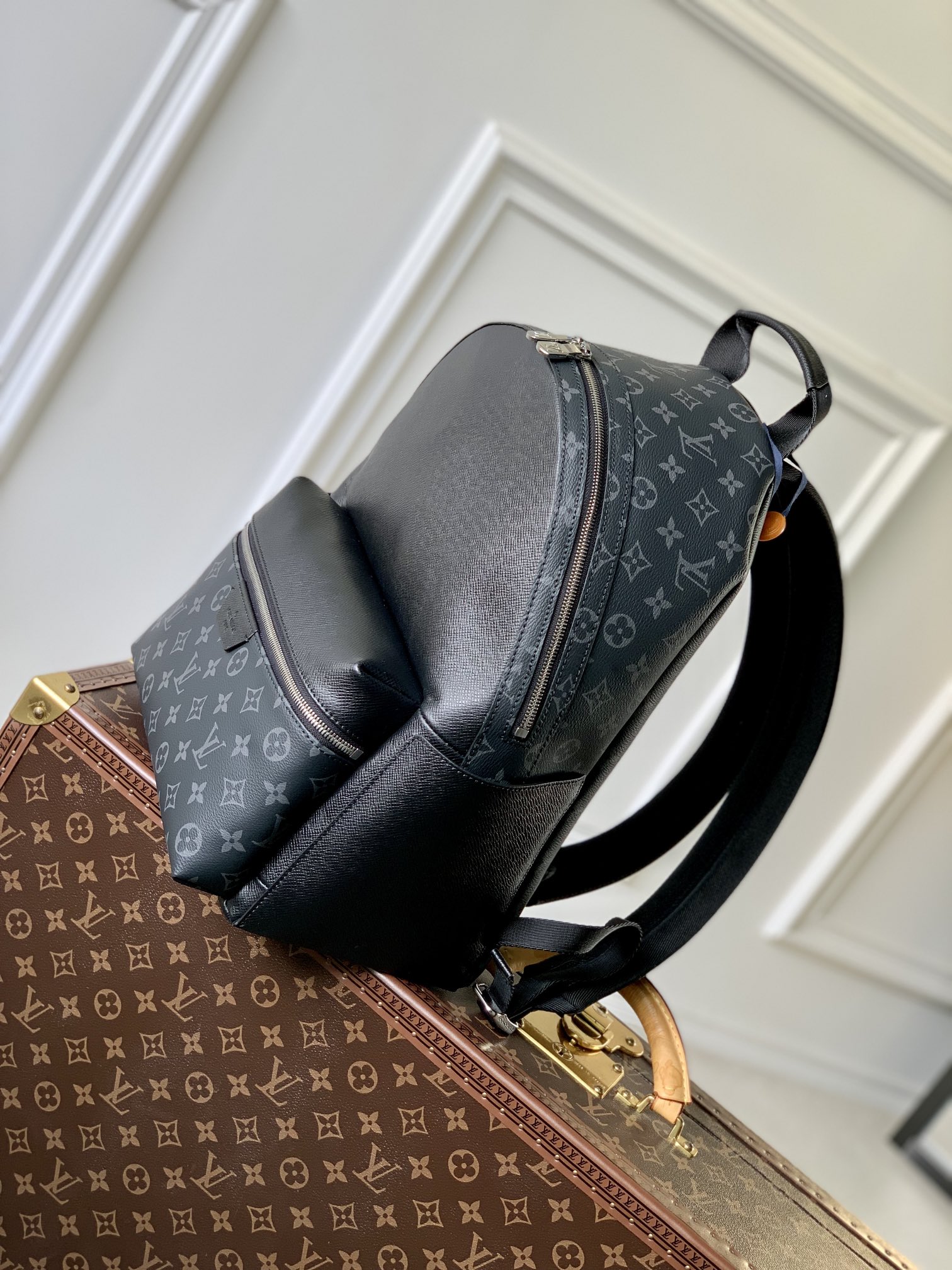 l**is V*t*n discovery backpsck-m31033-29*38*20cm
