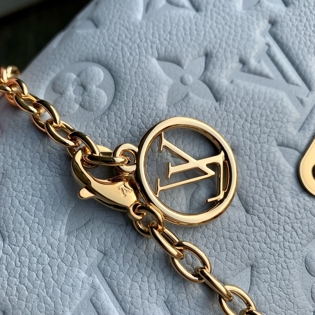 l**is V*t*n wallet on chain metis-m83233 -22*15*5.5cm