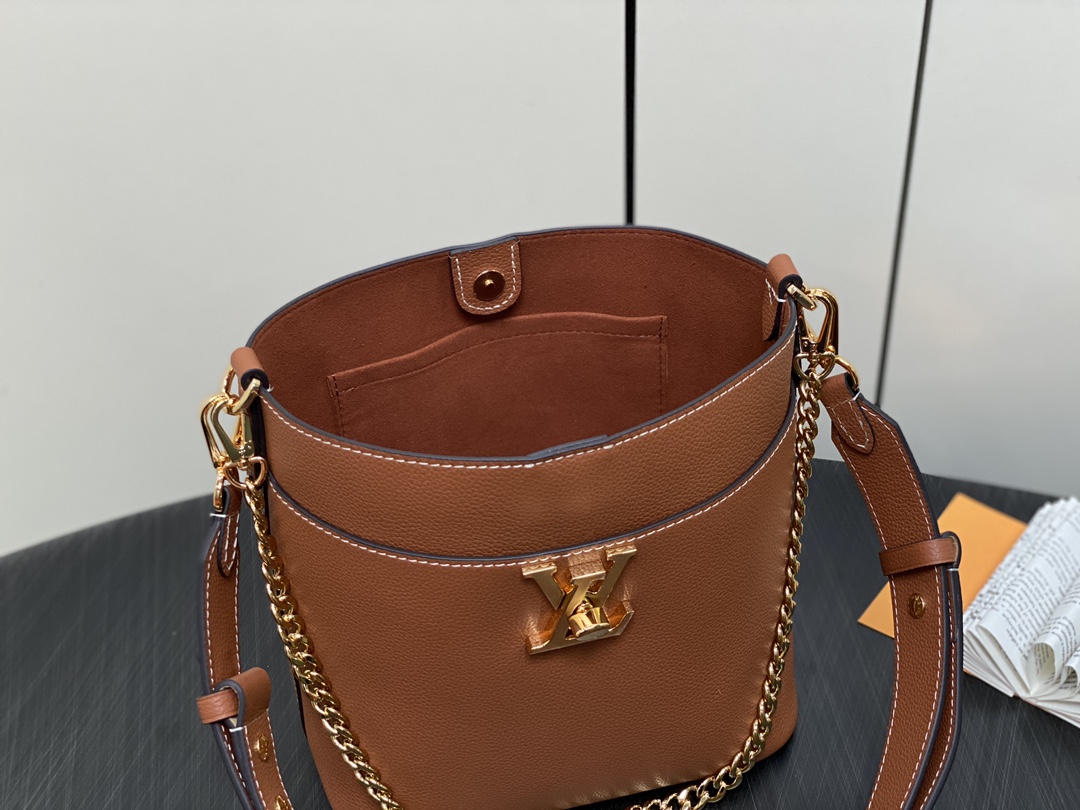 l**is V*t*n lock and walk handlebag-m24006-20*20.5*12cm