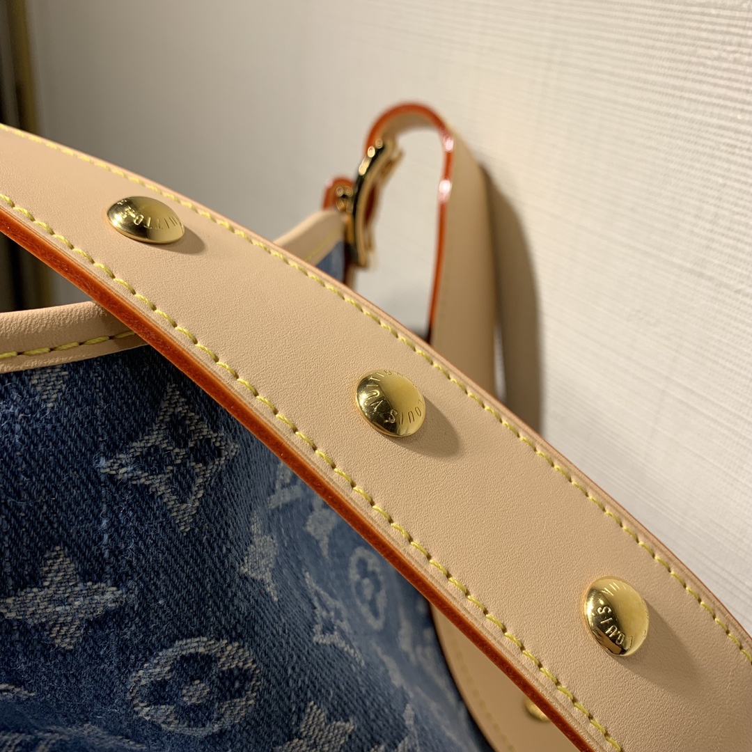 l**is V*t*n carryall mm-mm×24×12cm