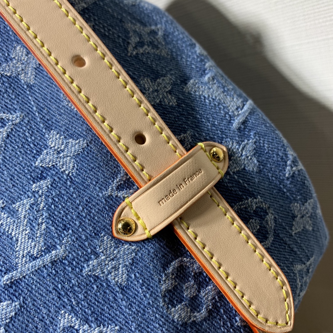 l**is V*t*n carryall mm-mm×24×12cm