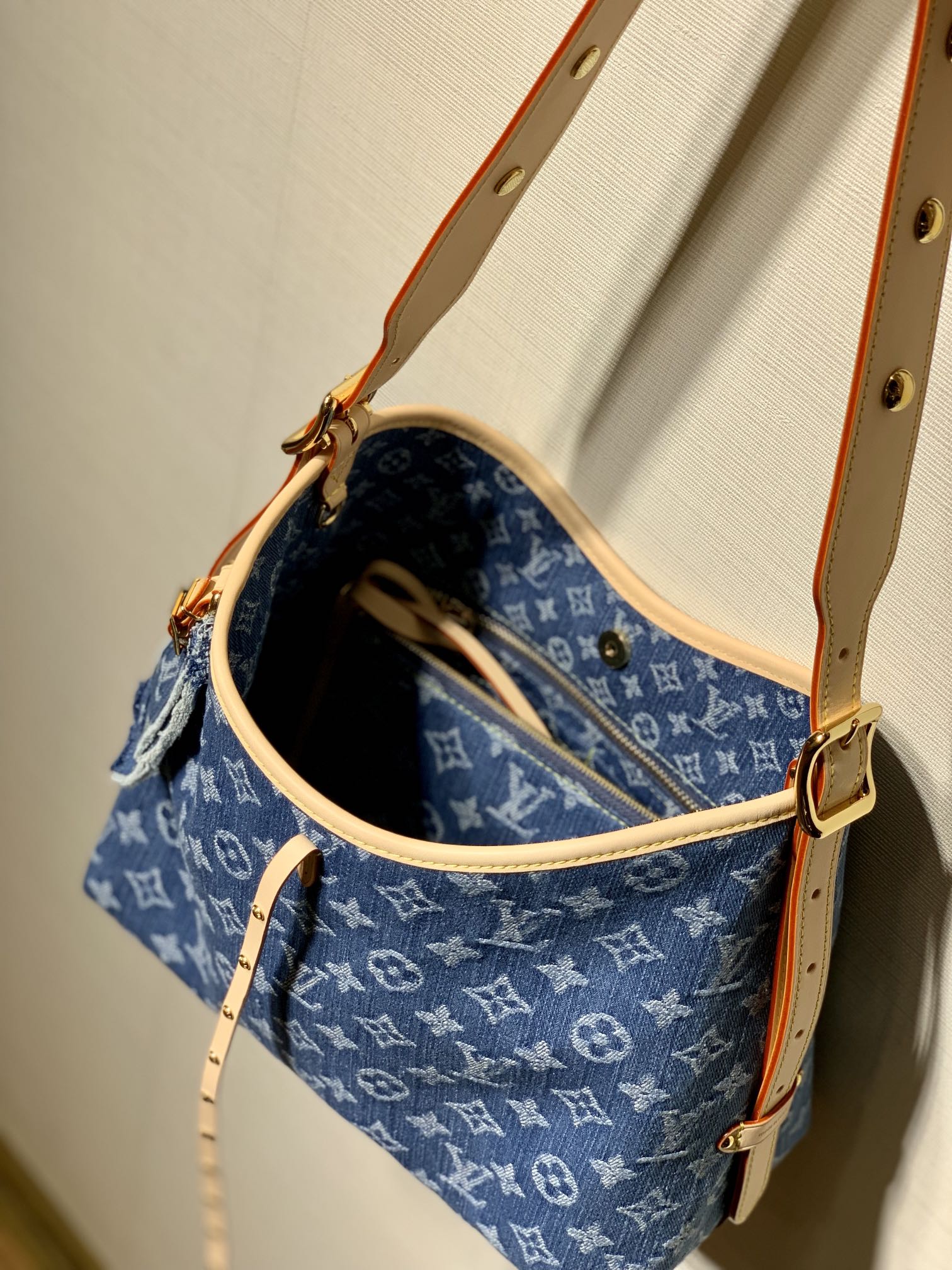 l**is V*t*n carryall mm-mm×24×12cm