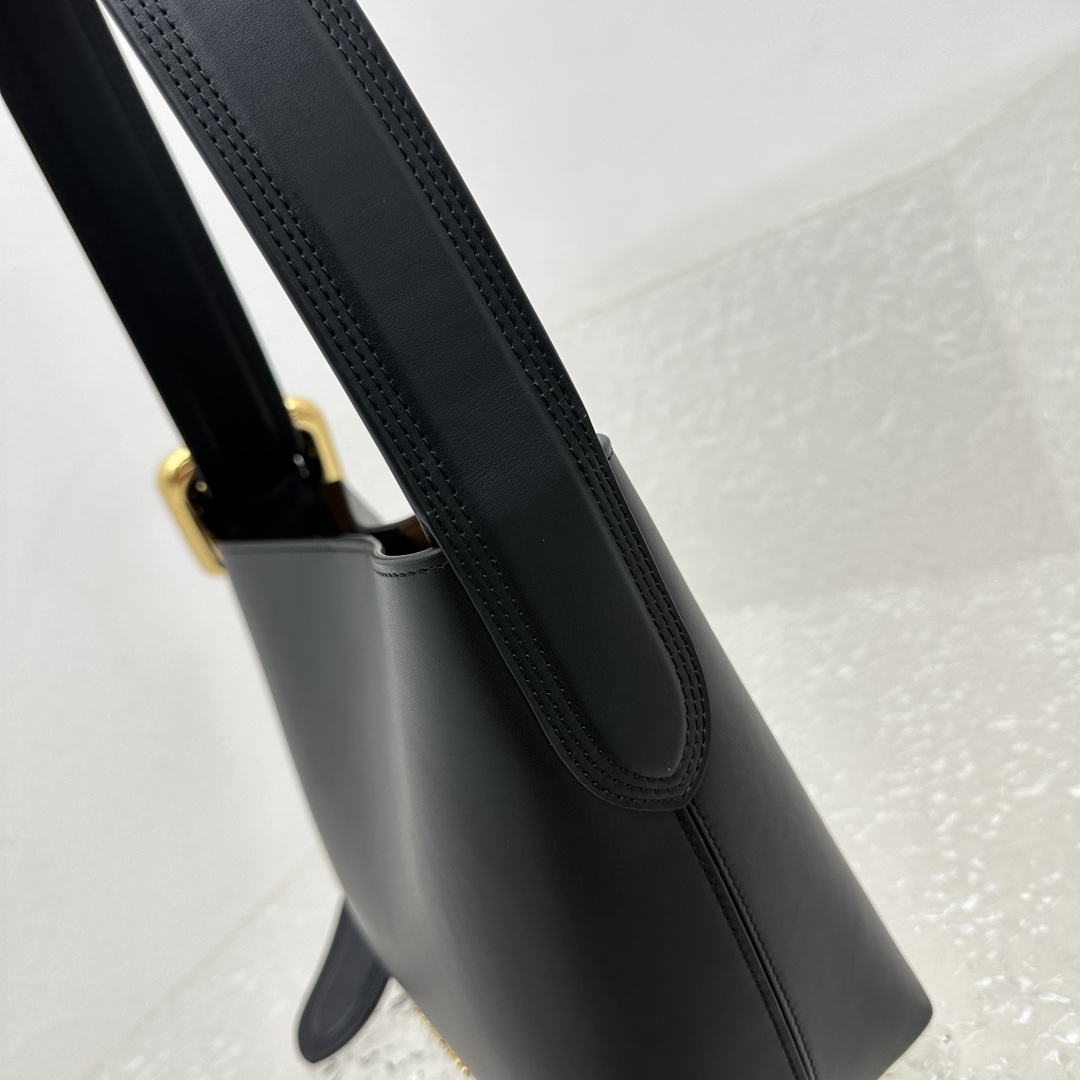 Jacquemus Bucket Bag-20*22*10CM