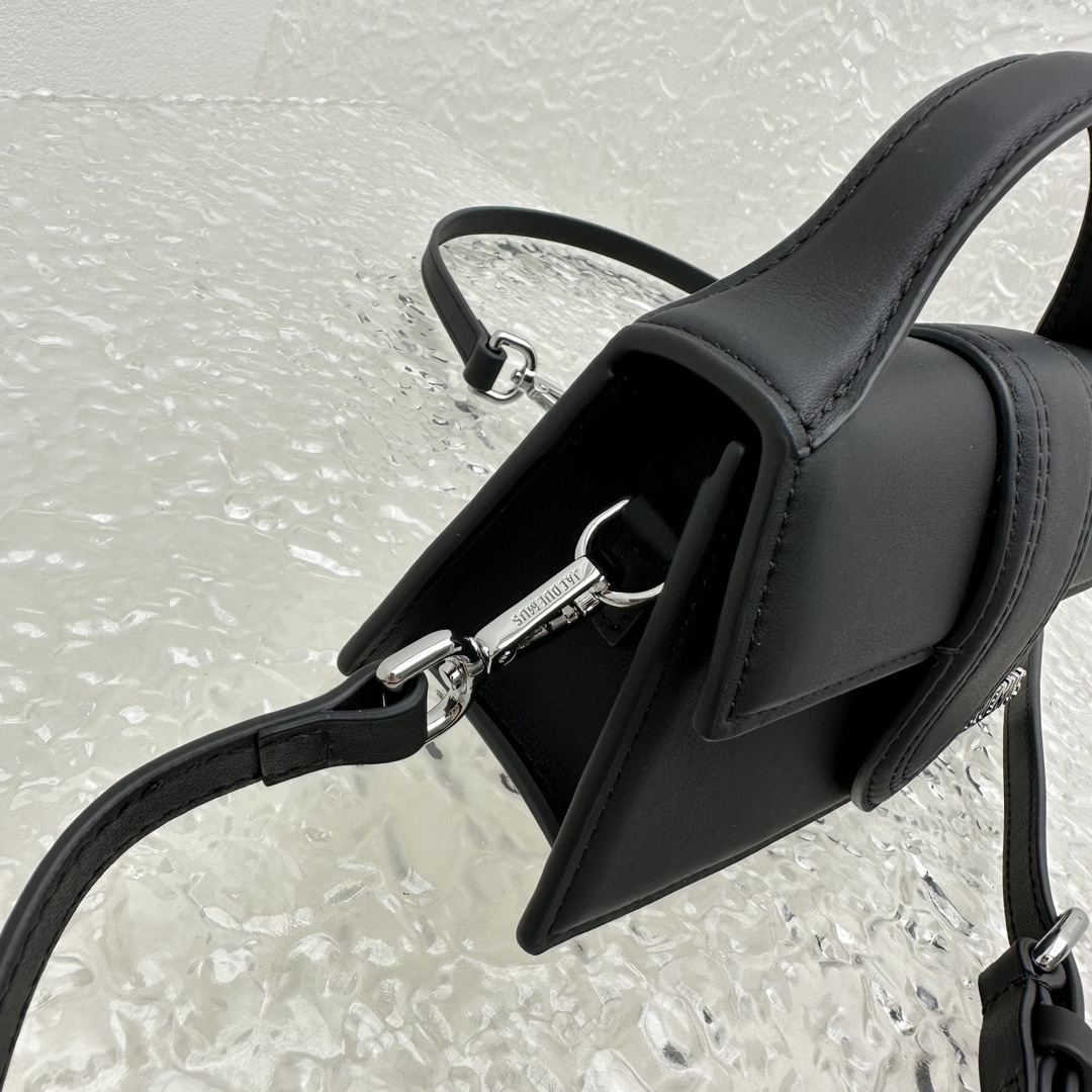 Jacquemus Small Bamnino Bag-18x6x7CM