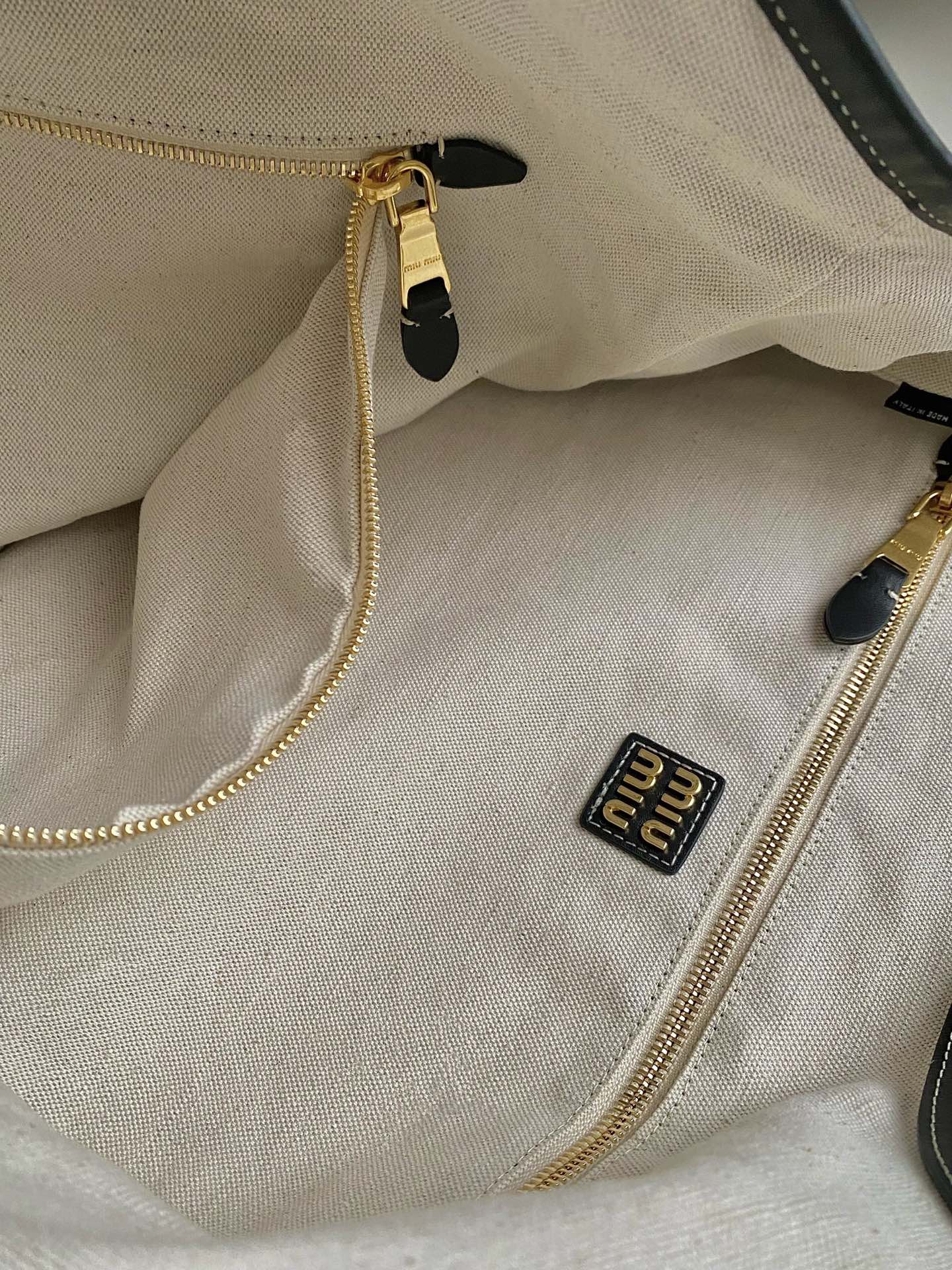 MiuMiu Tote-40×39×18CM