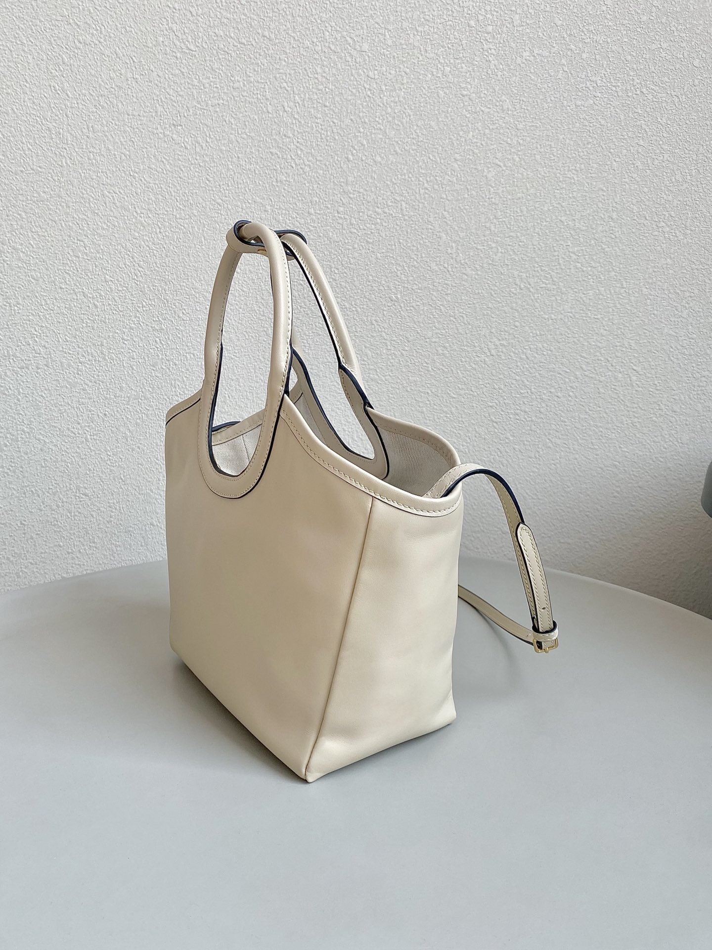 MiuMiu Tote-40×39×18CM