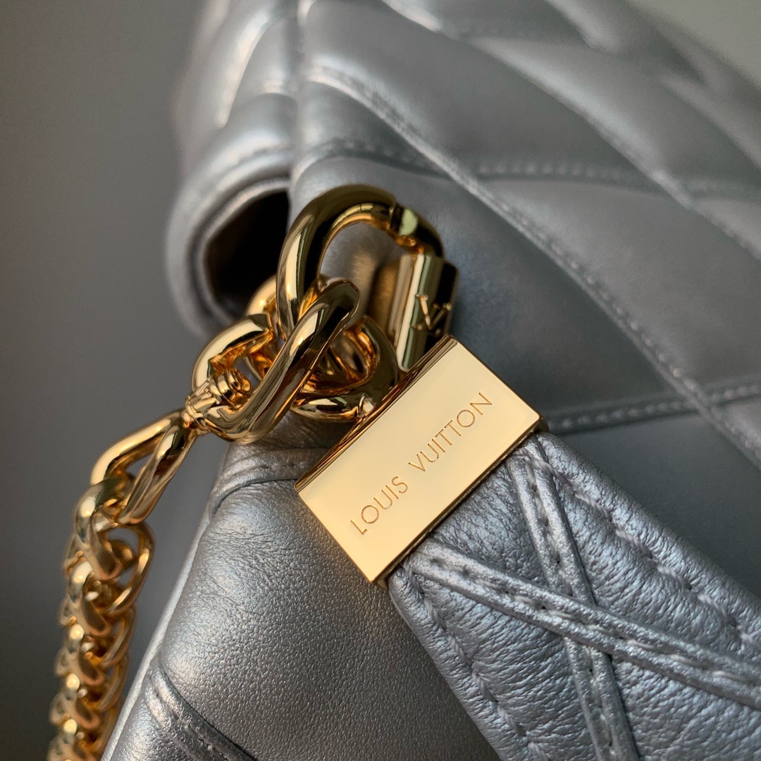 l**is V*t*n go-14 bag-m22891-23.0 x 16.0 x 10cm