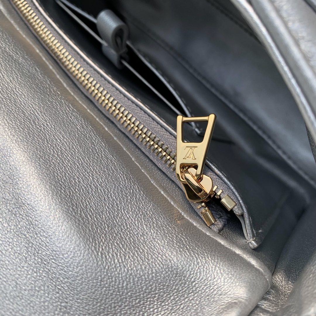 l**is V*t*n go-14 bag-m22891-23.0 x 16.0 x 10cm