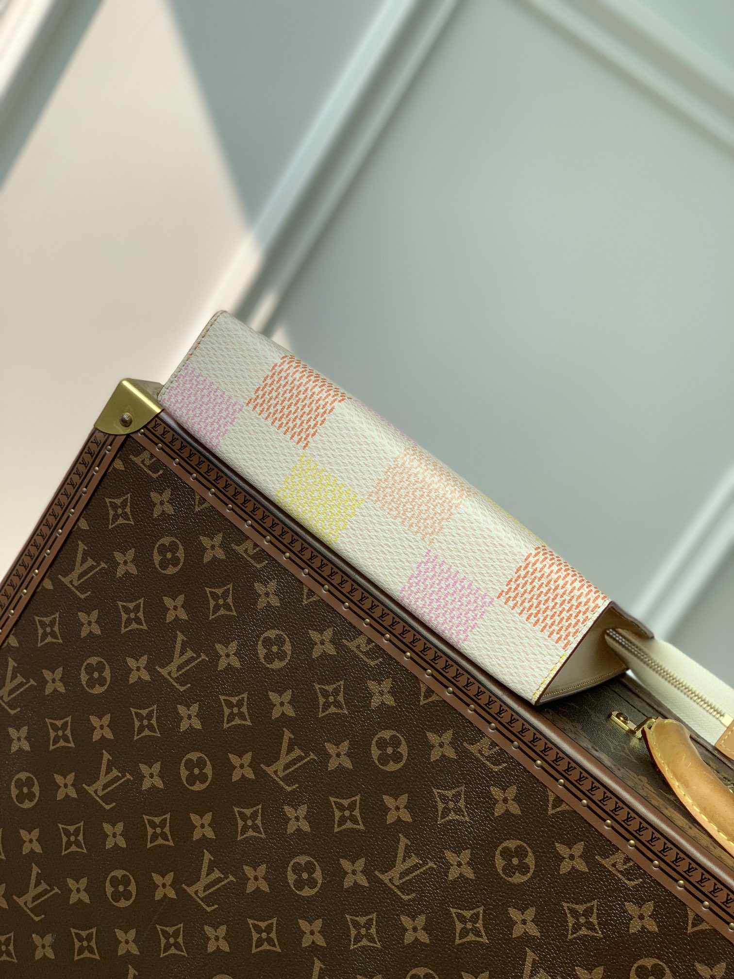 l**is V*t*n pochette accessoires-26x20cm