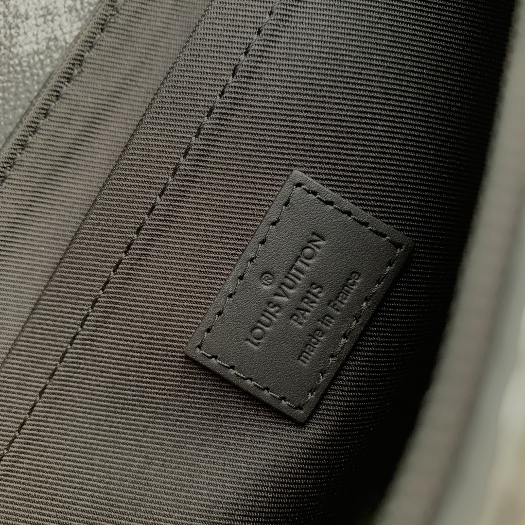 l**is V*t*n pochette steamer -m46953-25 x 19 x 8 cm