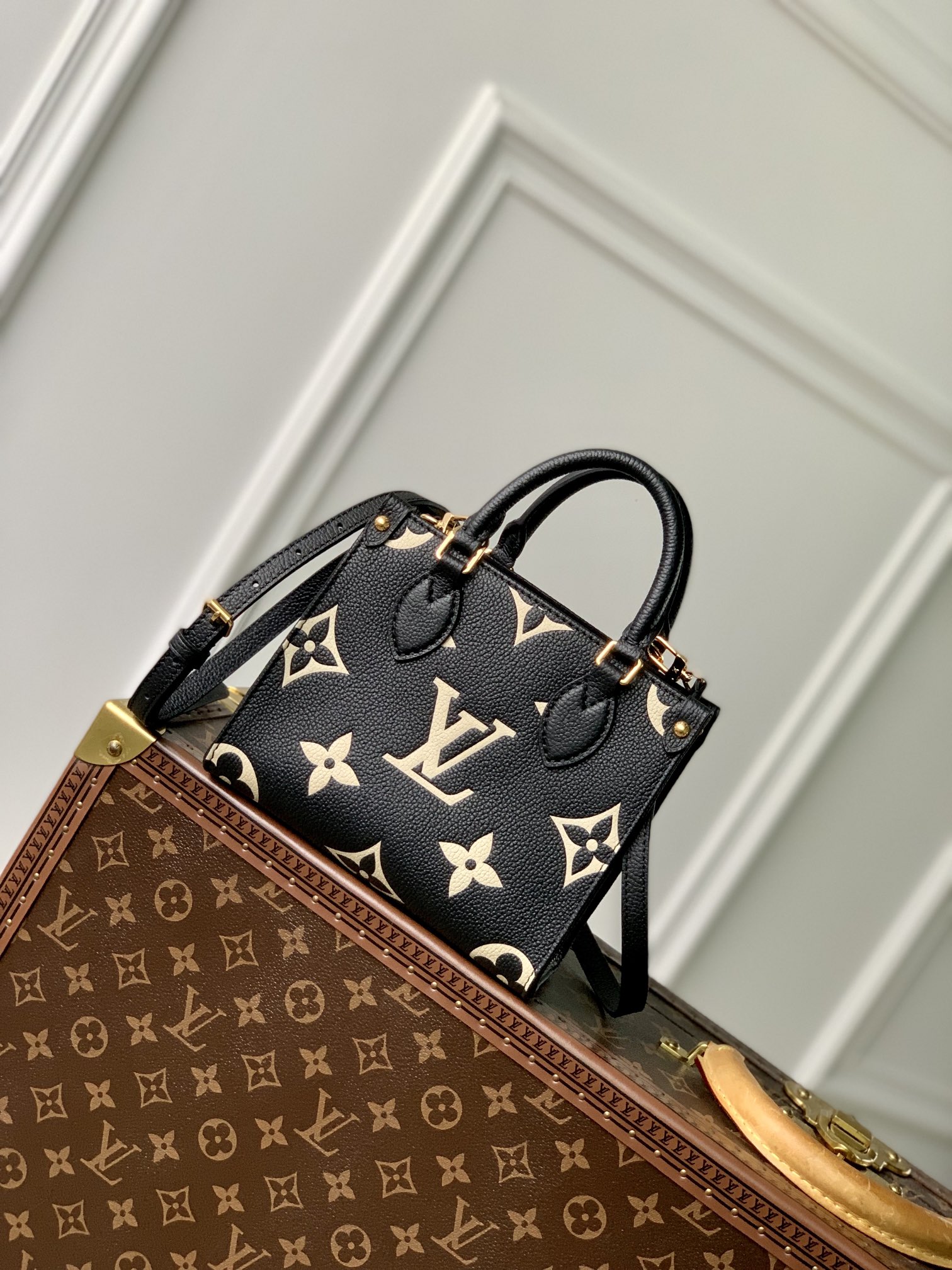 l**is V*t*n onthego bb handbag-18*15*8.5cm