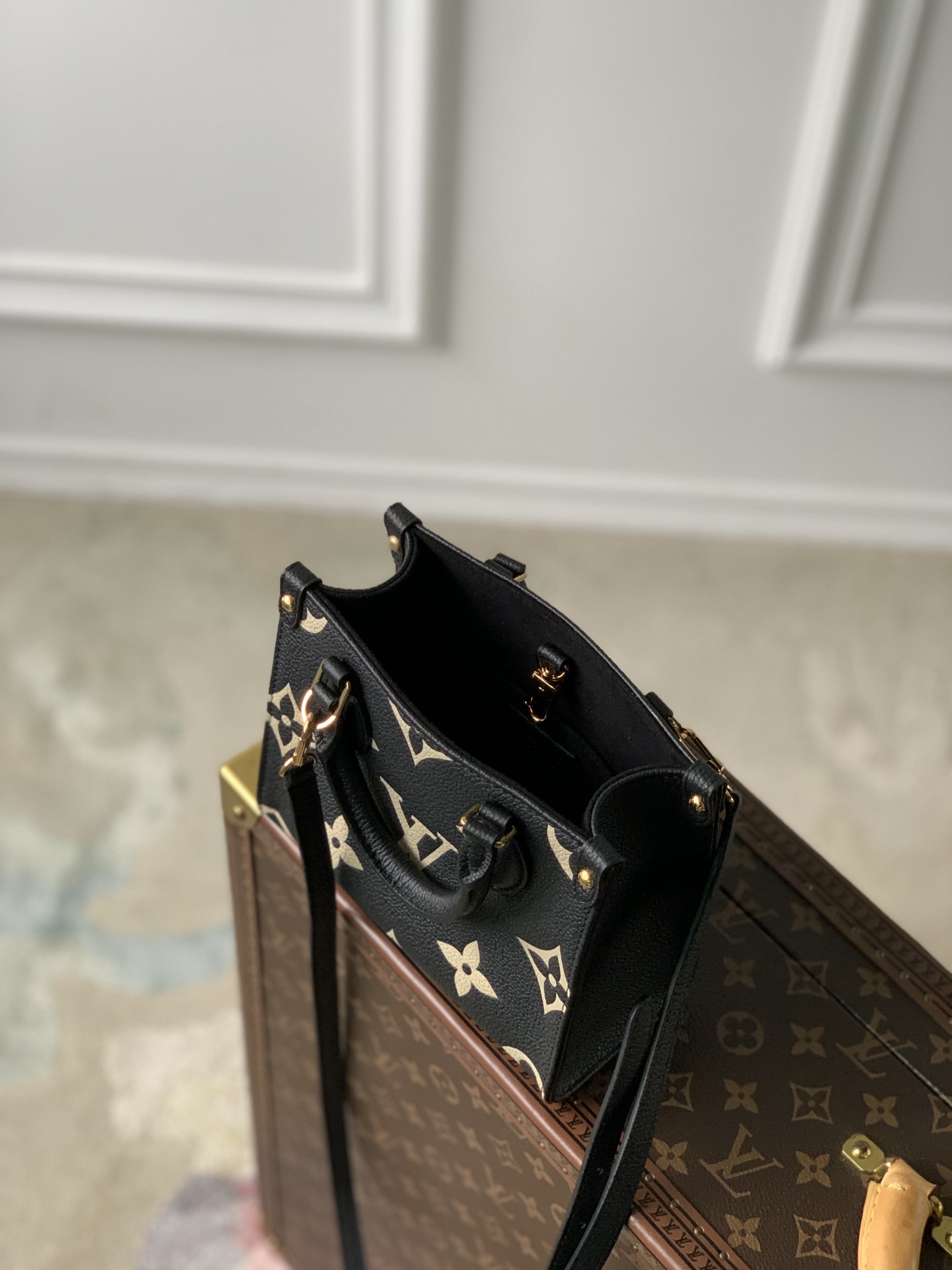 l**is V*t*n onthego bb handbag-18*15*8.5cm