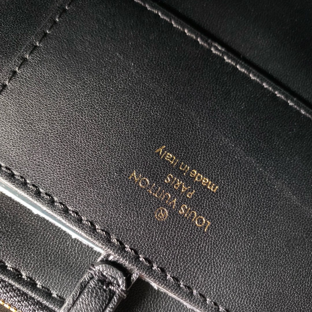 l**is V*t*n go-14 bag-m23689-31*19.5*11cm