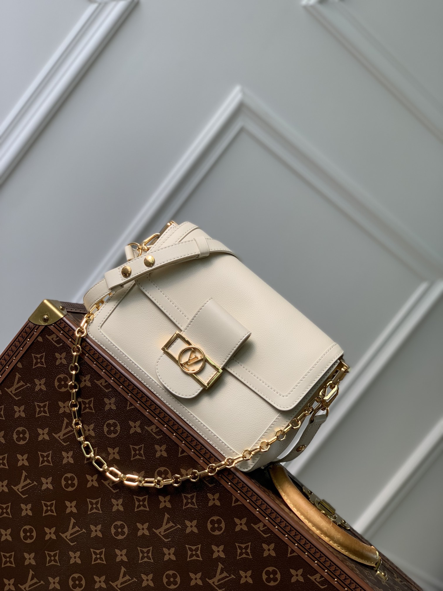 l**is V*t*n dauphine soft -24*17*9cm
