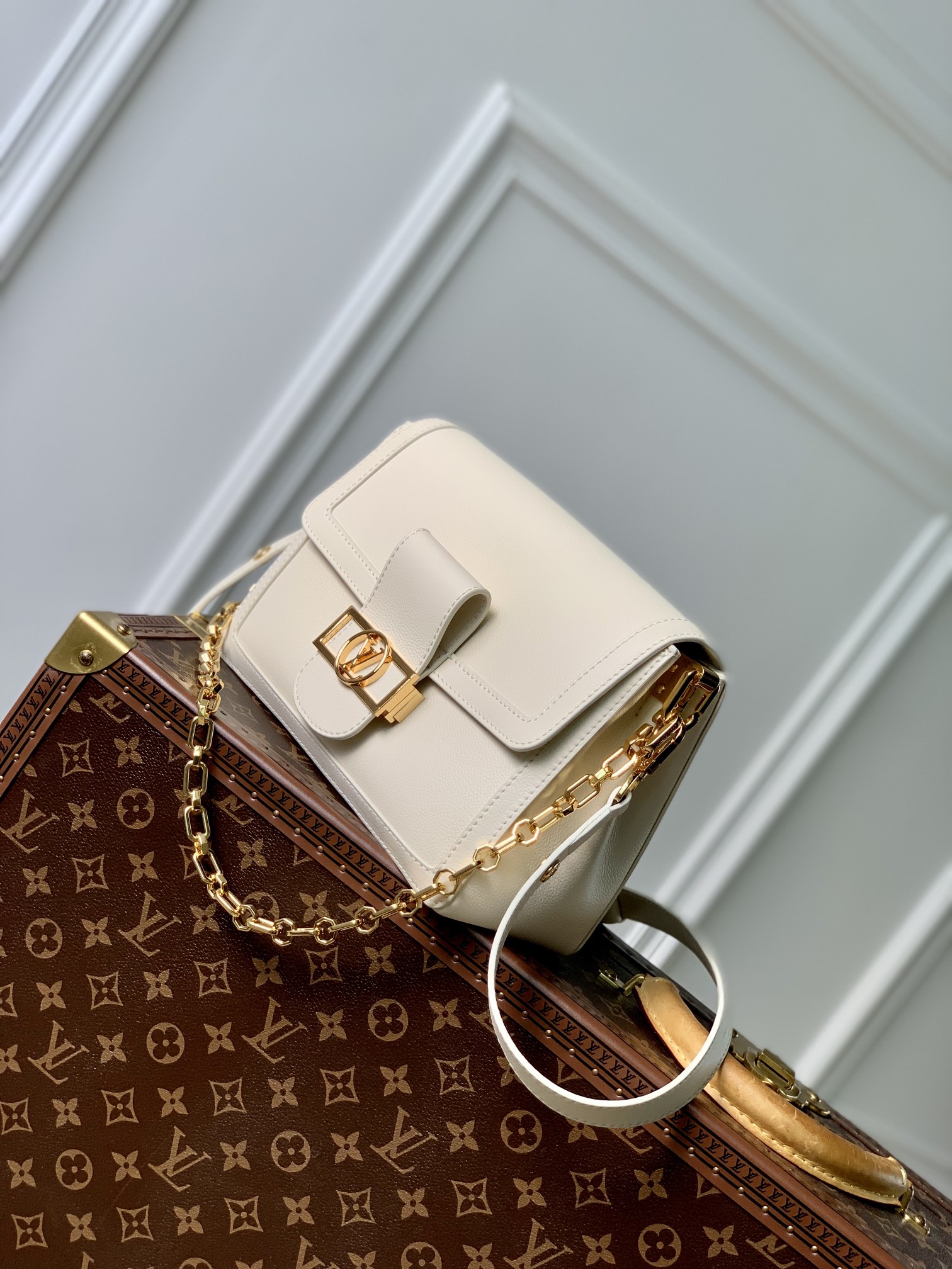 l**is V*t*n dauphine soft -24*17*9cm