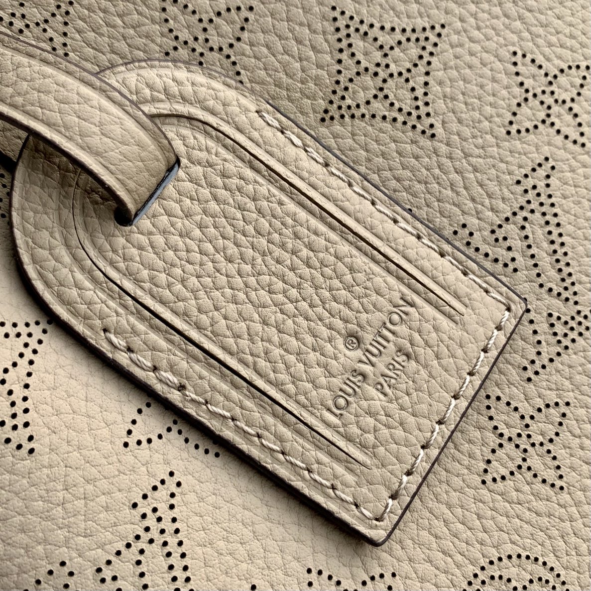 l**is V*t*n mahina hand it all bumbag-m24255-32*29*13cm