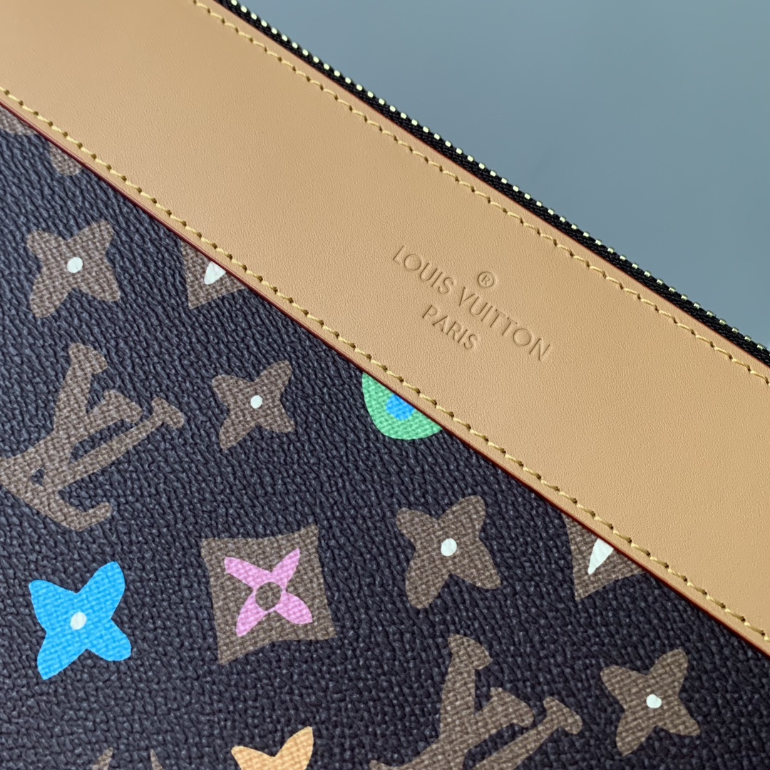 l**is V*t*n pochette voyage souple pouch-m83568-32 x 21 x 8cm