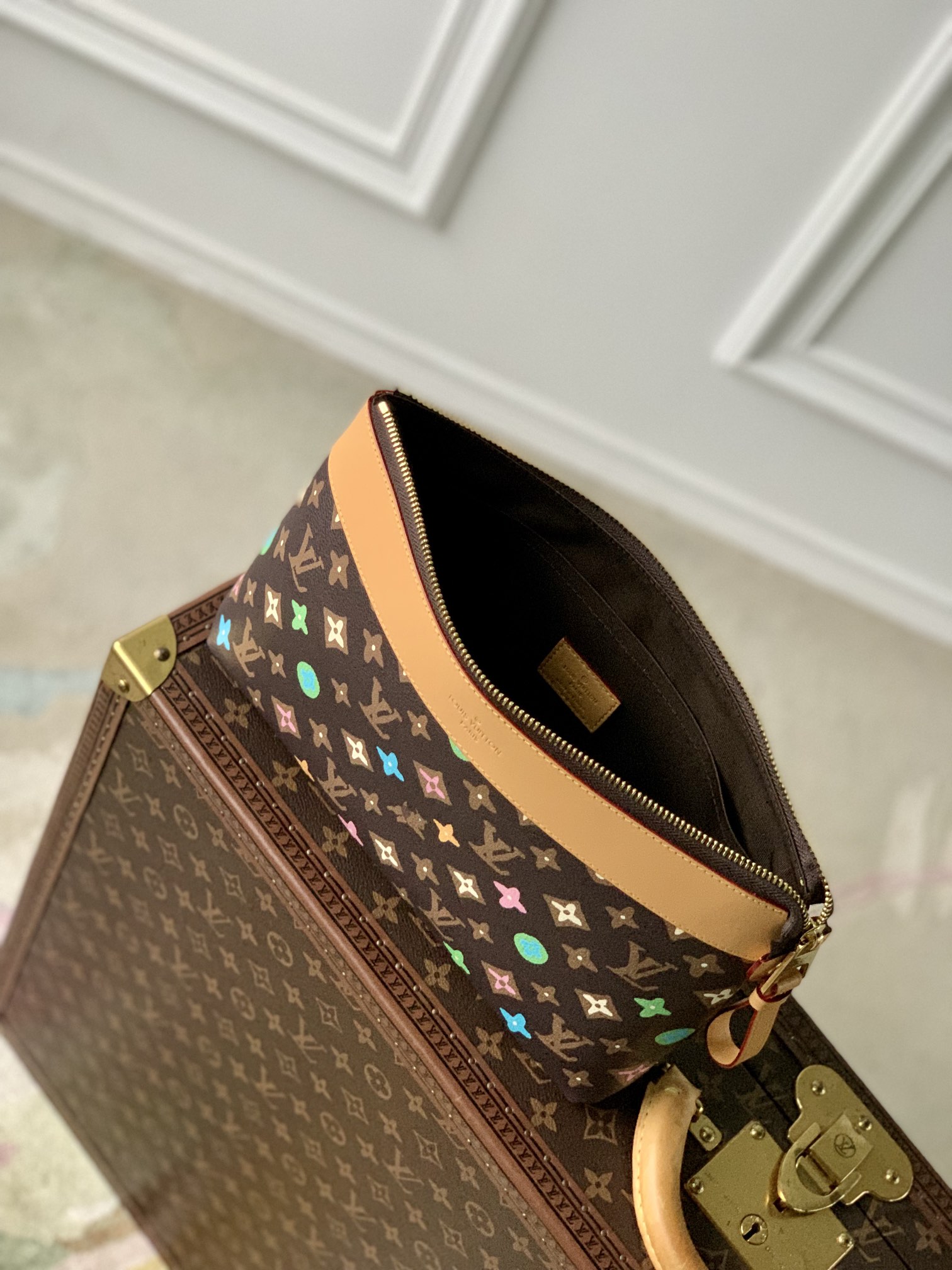 l**is V*t*n pochette voyage souple pouch-m83568-32 x 21 x 8cm