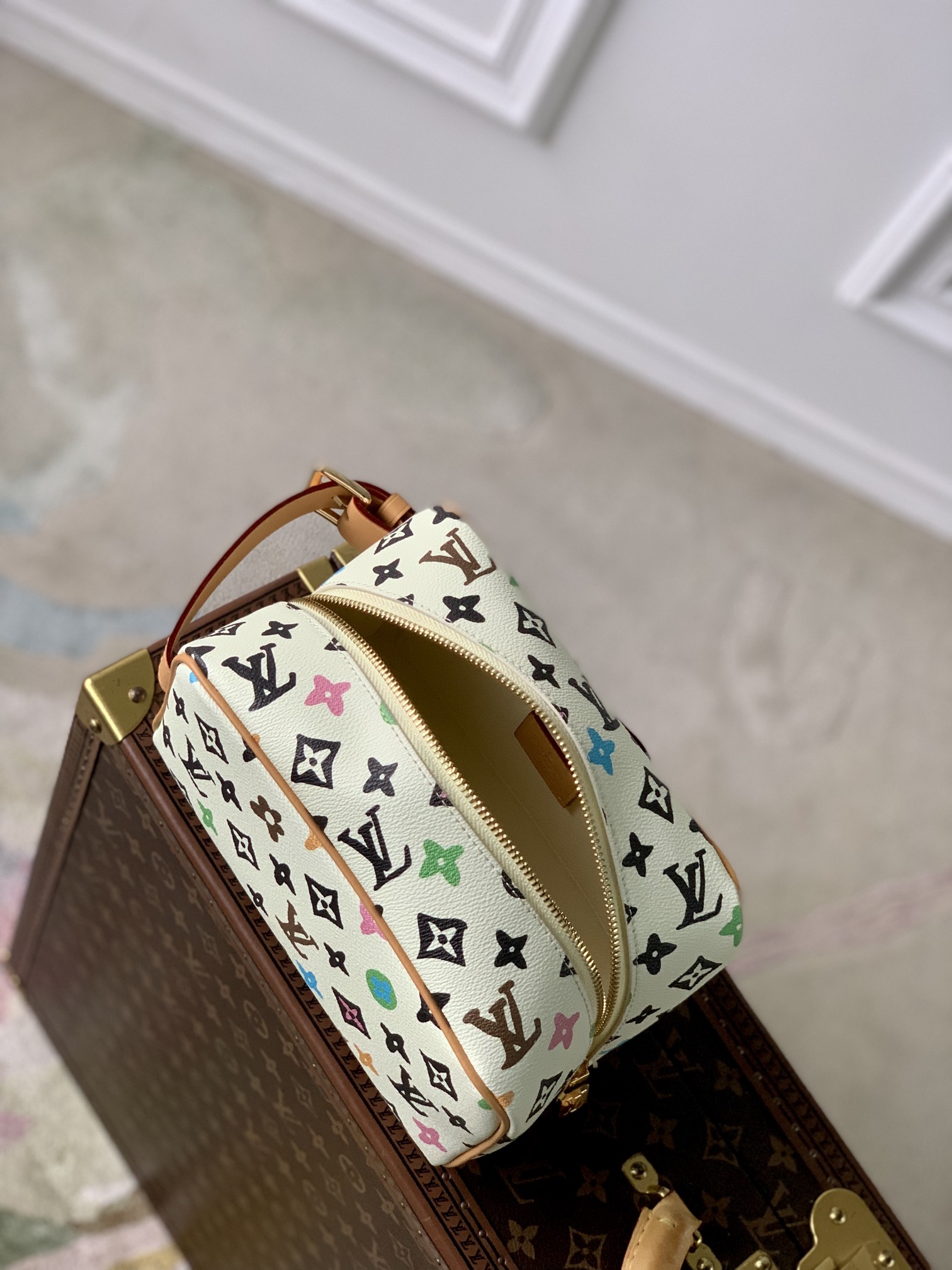l**is V*t*n monogram craggy pouch-23*13*12cm