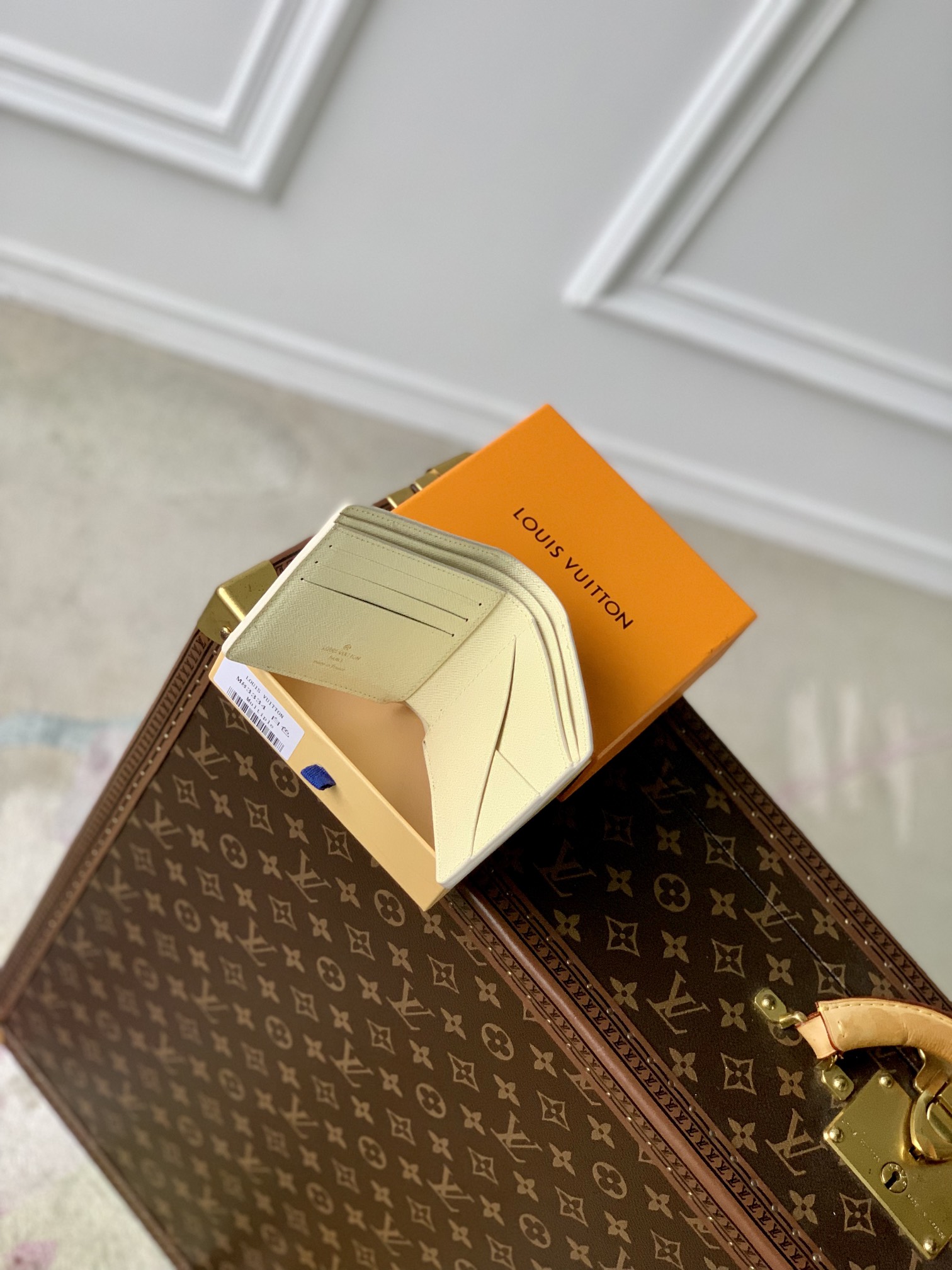 l**is V*t*n multiple wallet-m83334-11.5 x 9 x 1.5 cm