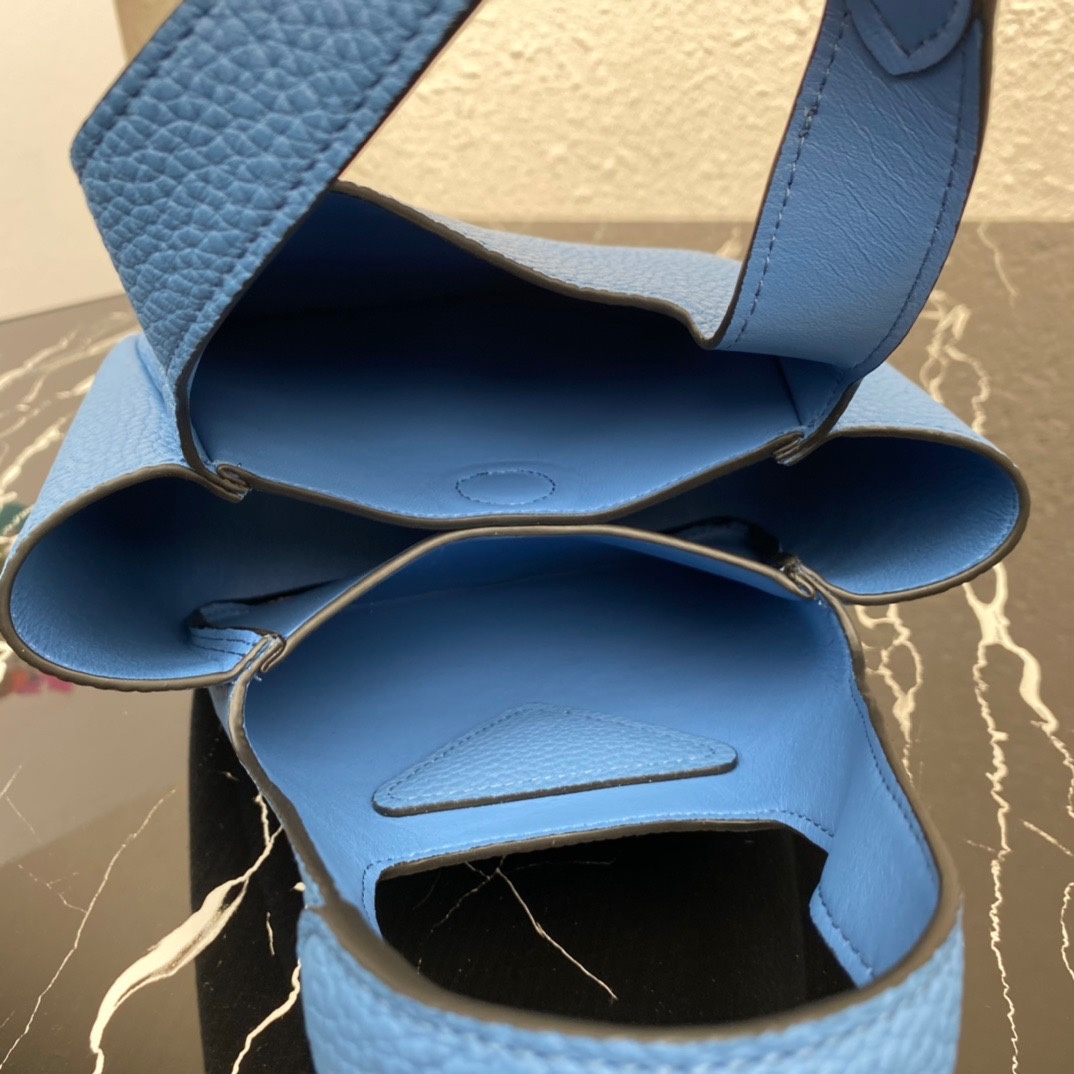 Pra*a bucket 1ba349 bag-18X15.5X10cm