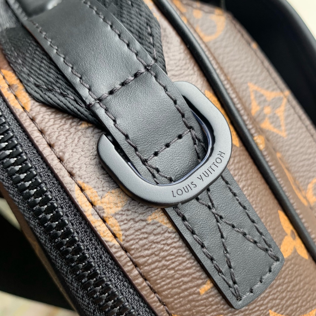 l**is V*t*n quest messenger bag-m46973-18 x 18 x 10cm