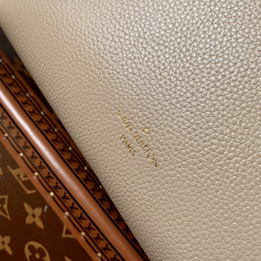 l**is V*t*n side trunk pm- m22944-21 x 14 x 6cm