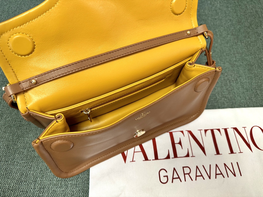 Valentino Vlogo Signature Bag-26*1399CM