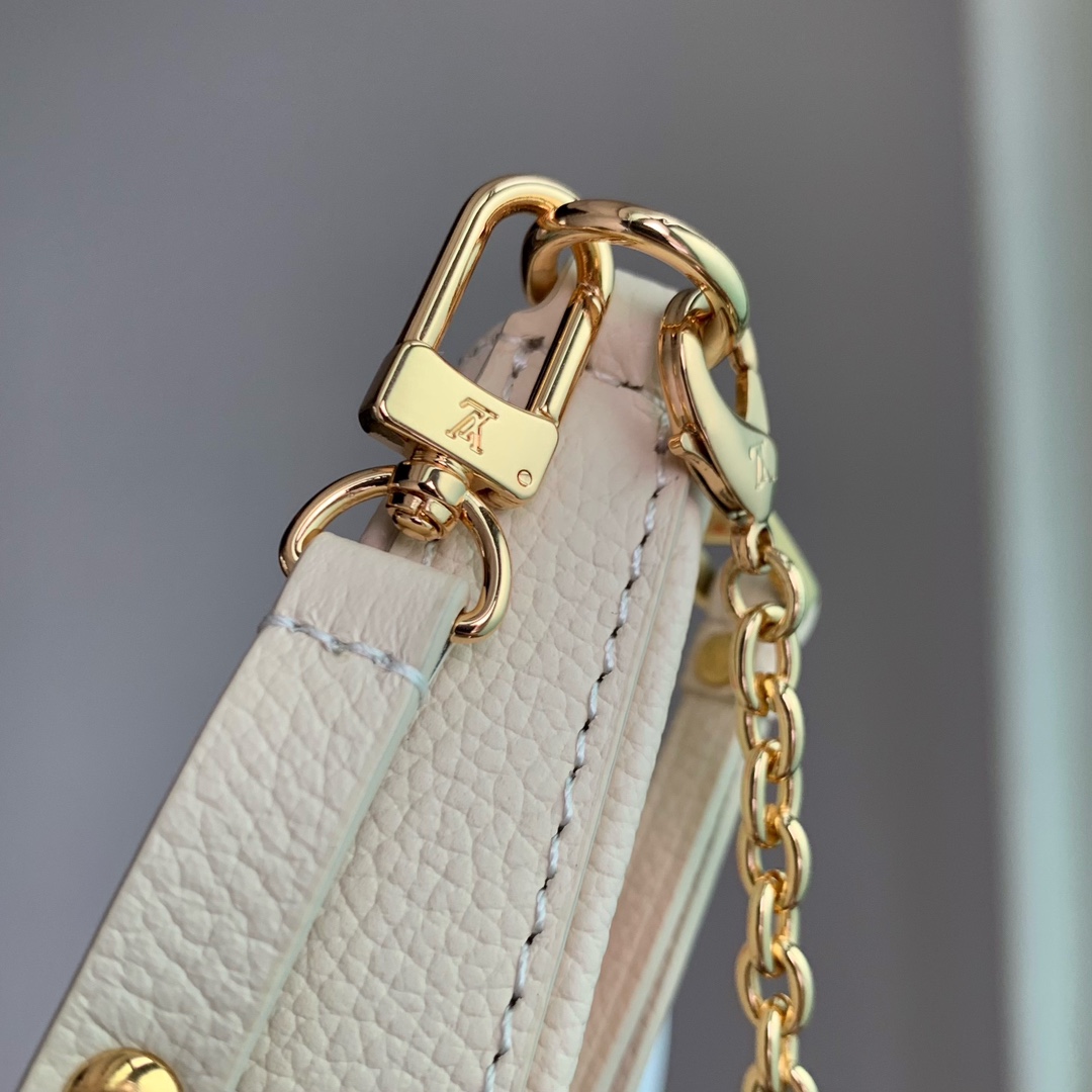 l**is V*t*n easy pouch on strap-19x11.5x3cm