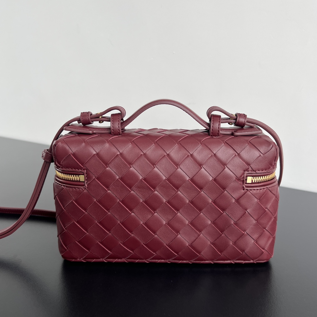 Bo*te*ga ve*ne*ta vanity case bag-22x12.5x5cm