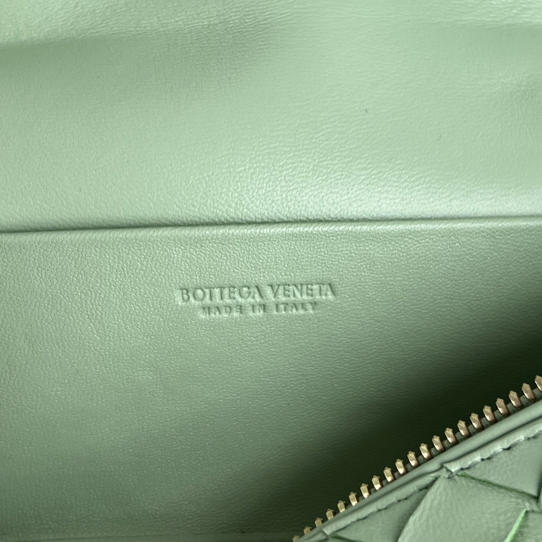 Bo*te*ga ve*ne*ta vanity case bag-22x12.5x5cm