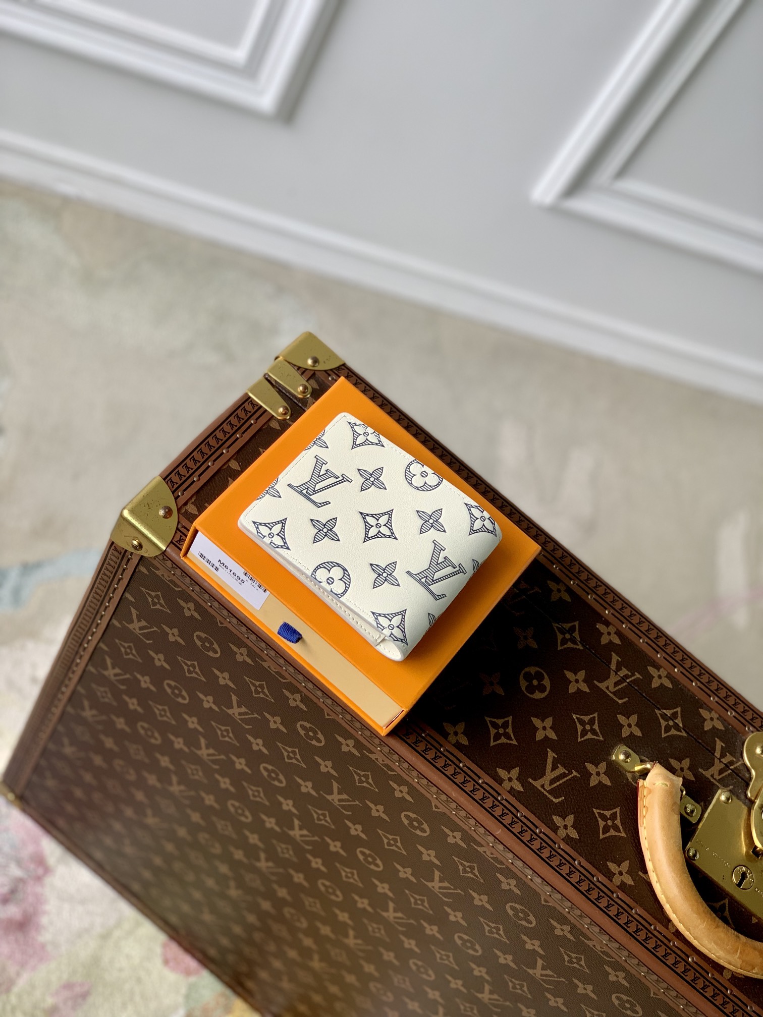 l**is V*t*n multiple wallet-m61695-11.5 x 9 x 1.5 cm