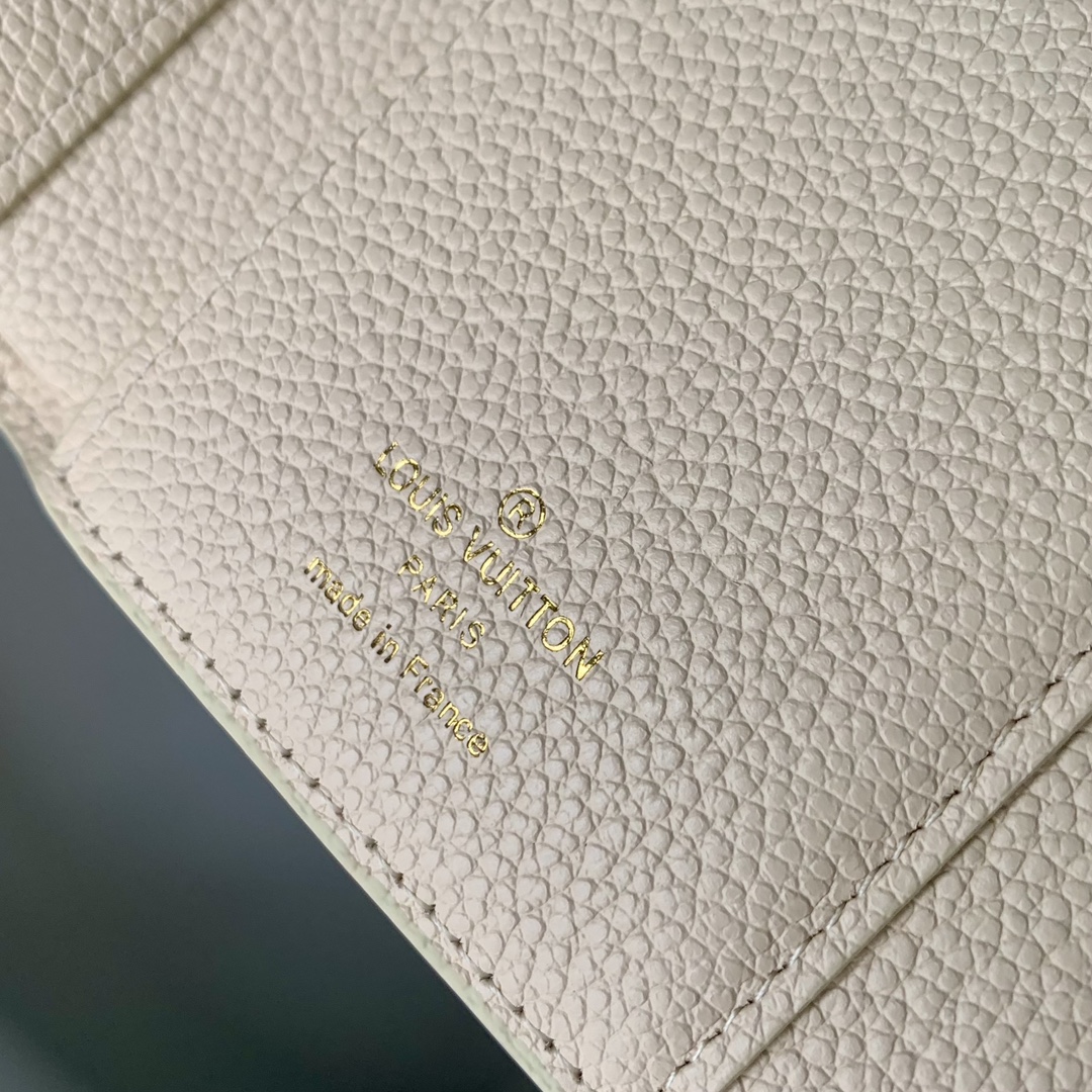 l**is V*t*n m83507 wallet-4.3 x 3.5 x 1.2cm