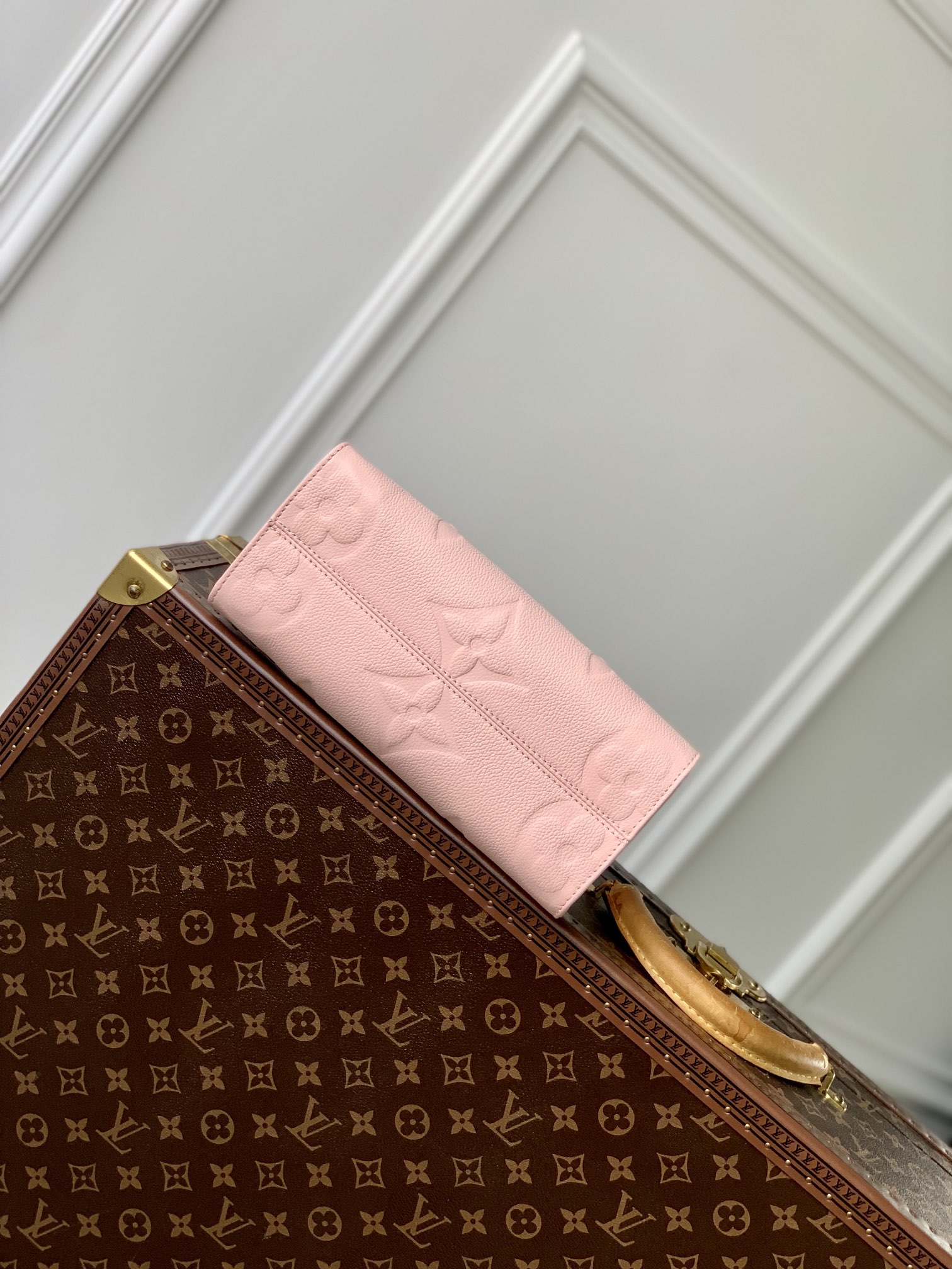 l**is V*t*n onthego handbag-25*19*11.5 cm