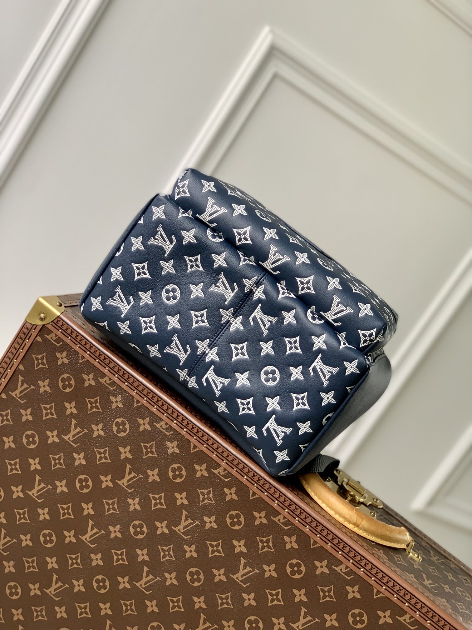 l**is V*t*n discovery backpsck-m31033-29*38*20cm
