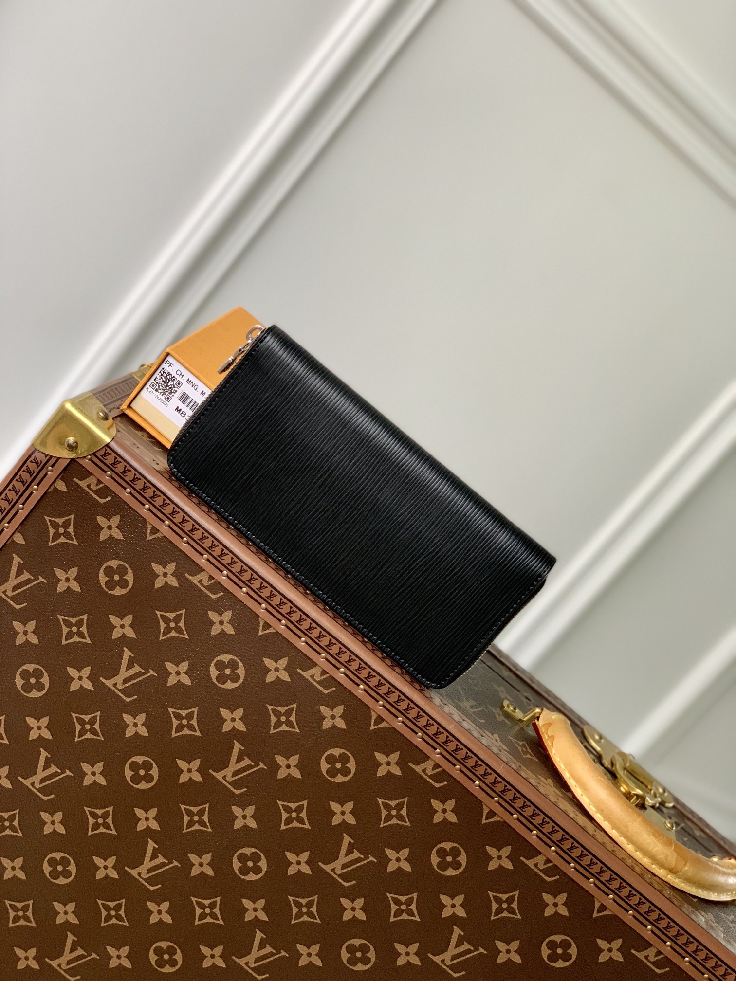 l**is V*t*n zippy vertical wallet m83332-10*20*2cm