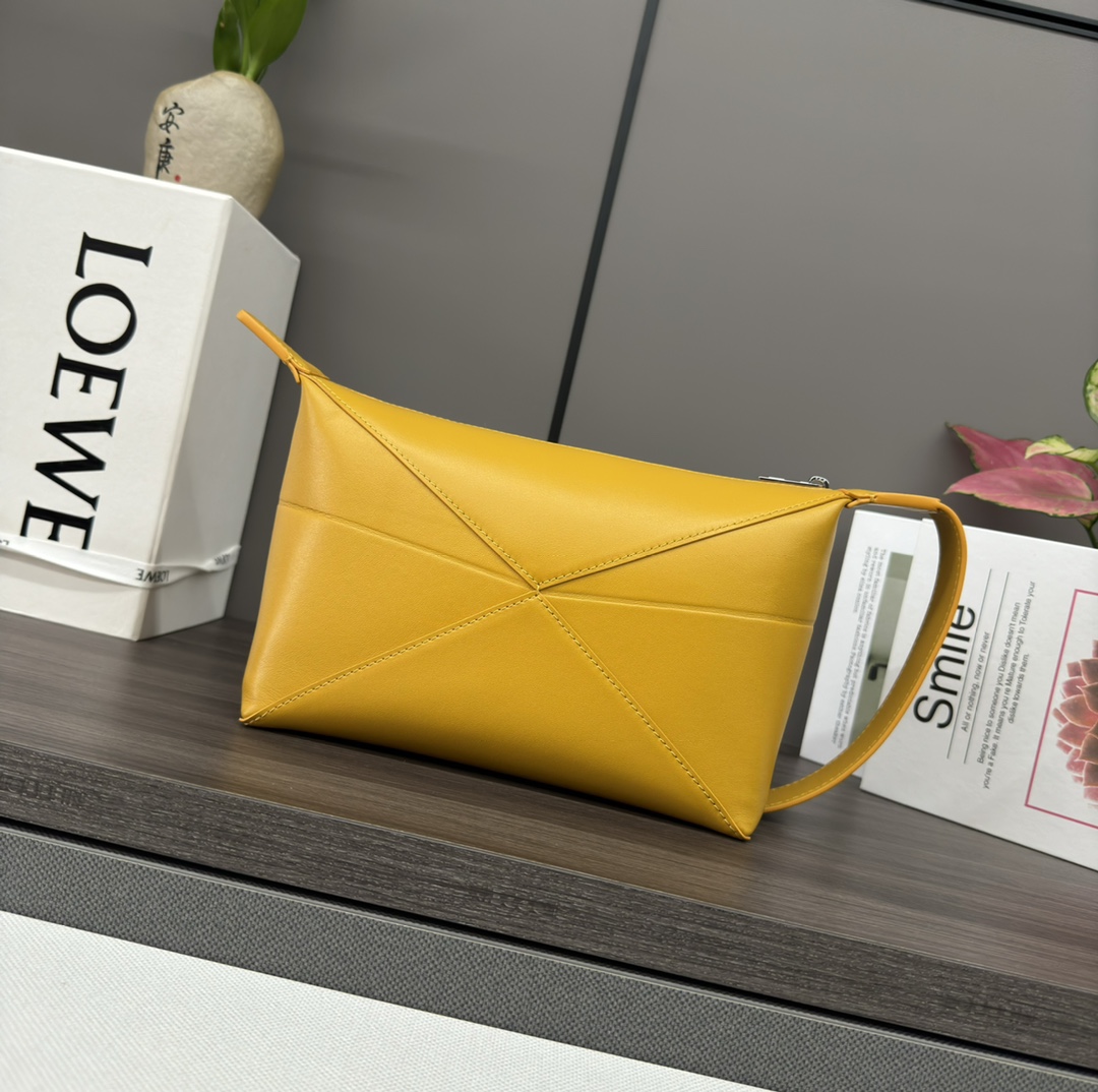 Loewe Pouch-22.7*12*15.5CM