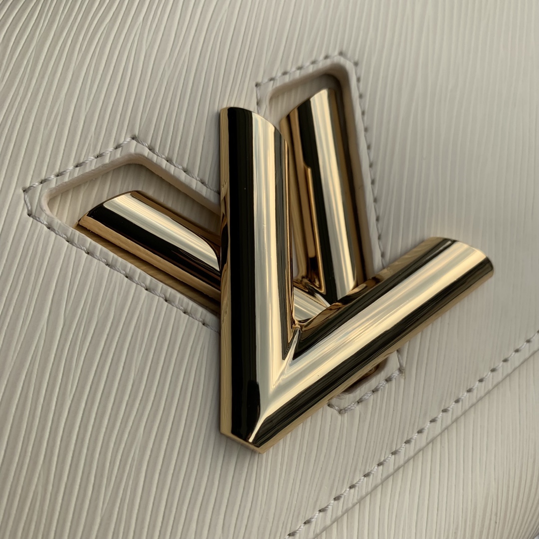 l**is V*t*n twist mm-m21040-23 x 17 x 9.5cm