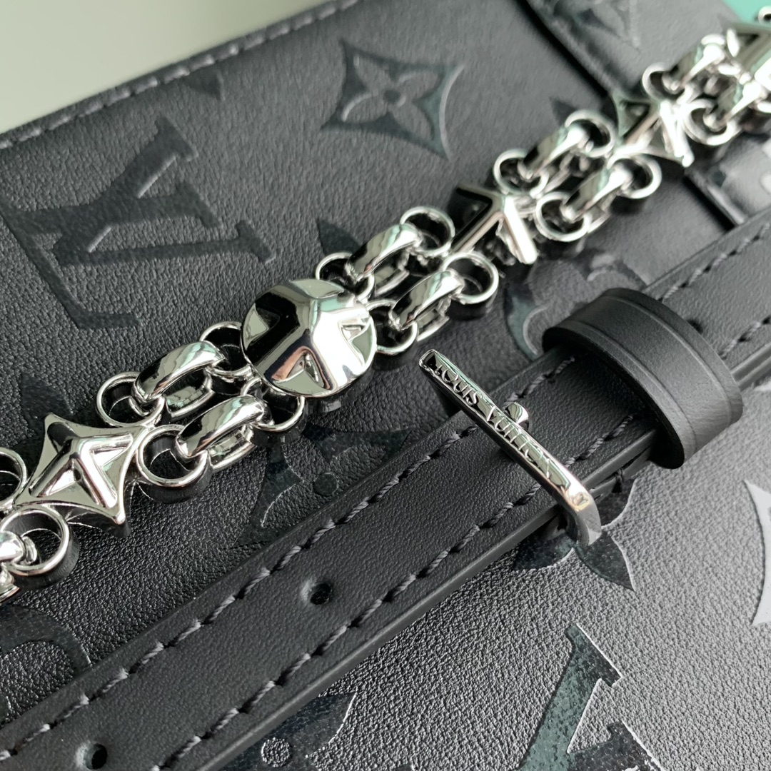 l**is V*t*n camera box-m82465-12.5*17.6*6cm