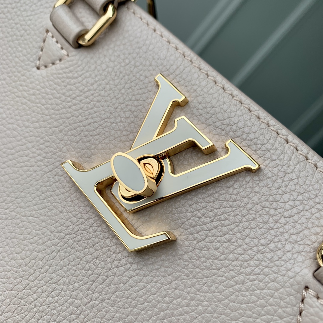 l**is V*t*n lock and go handbag-24.5 x 19 x 10.5cm