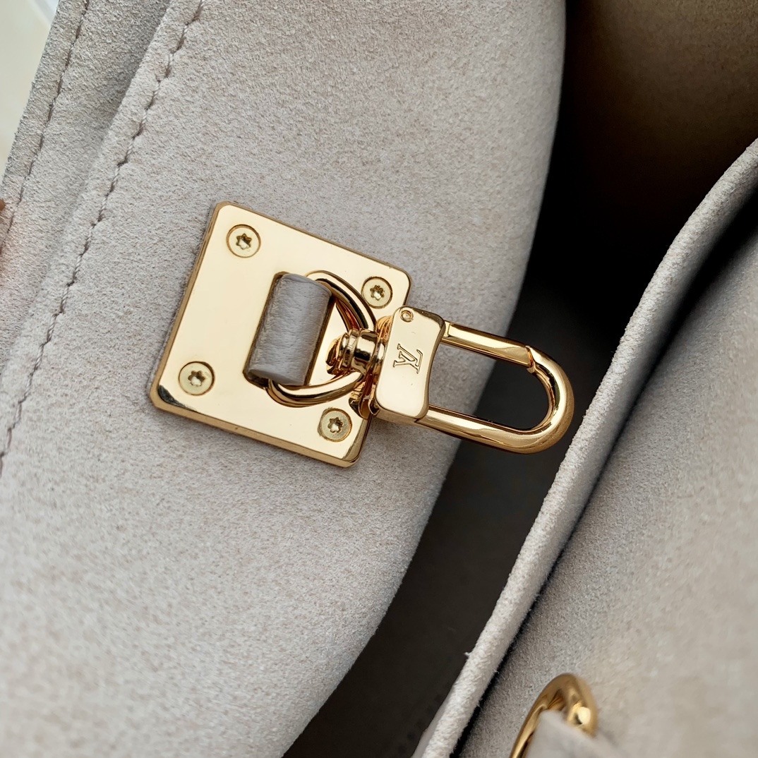 l**is V*t*n lock and go handbag-24.5 x 19 x 10.5cm