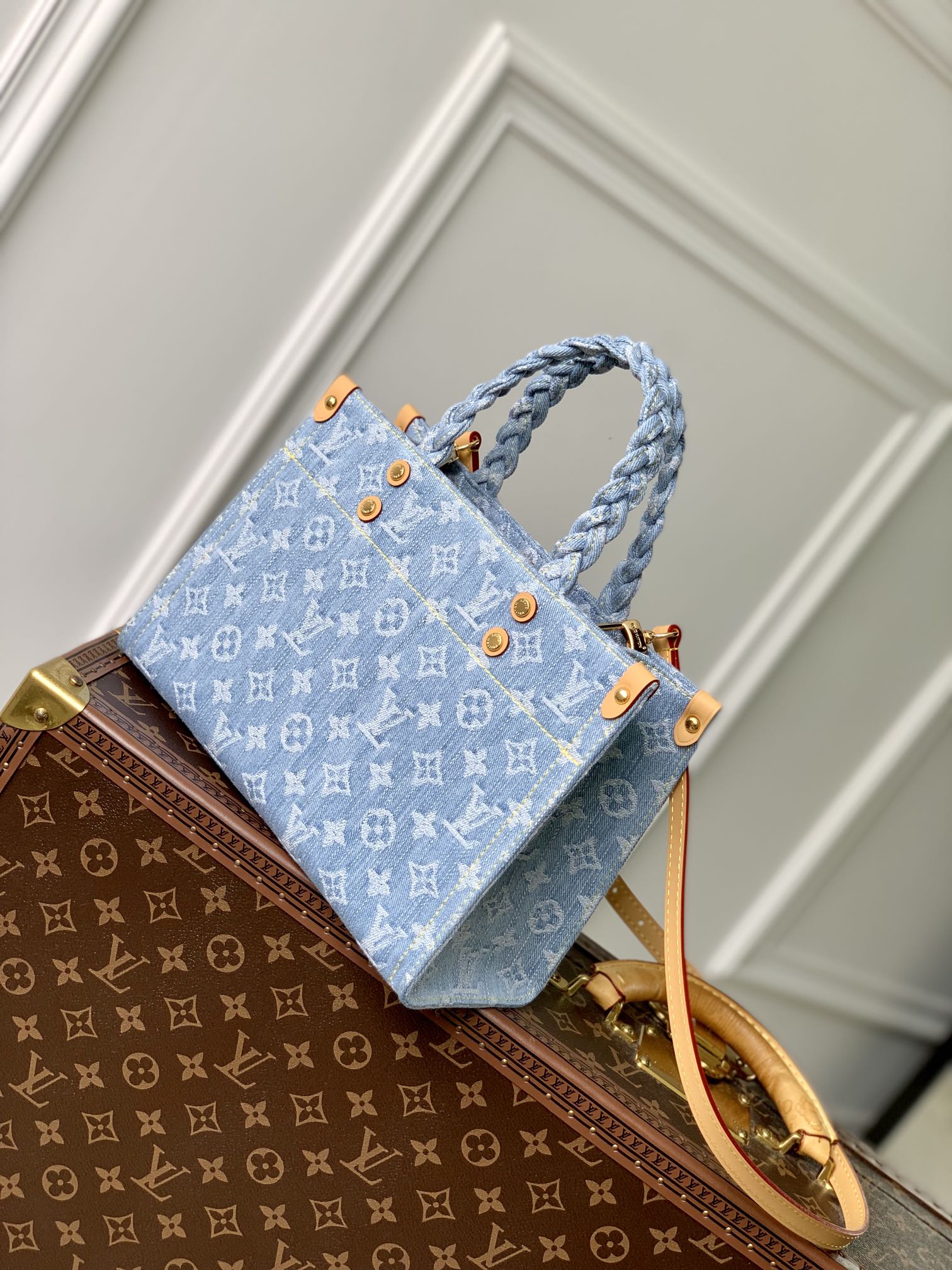 l**is V*t*n let go handbag-28 x 23 x 10.5 cm