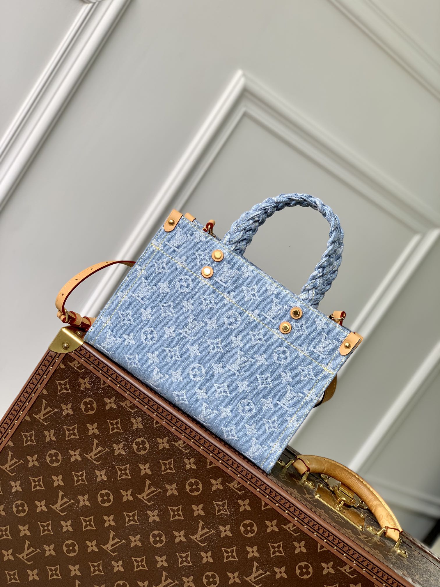 l**is V*t*n let go handbag-28 x 23 x 10.5 cm
