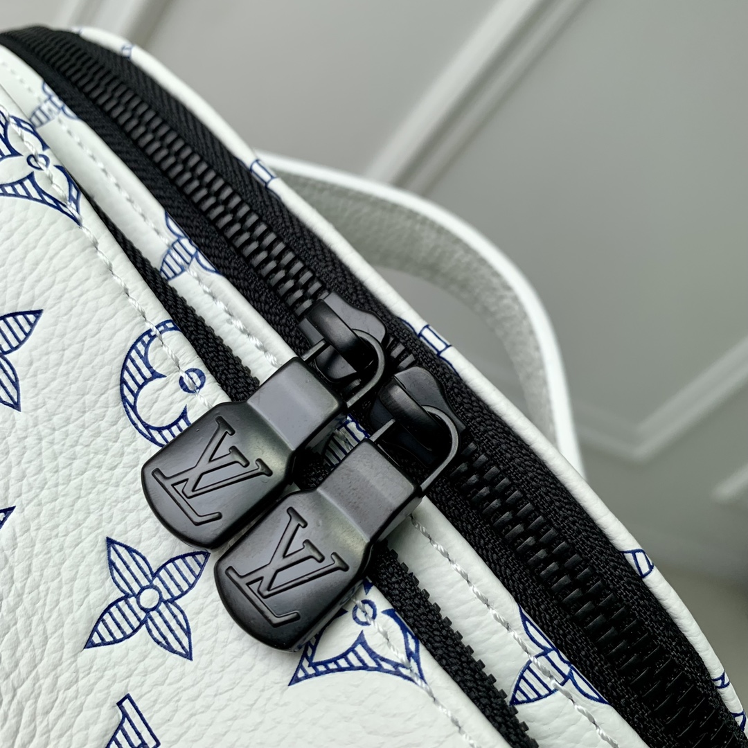 l**is V*t*n rush waist bag-30 x 15 x 8cm