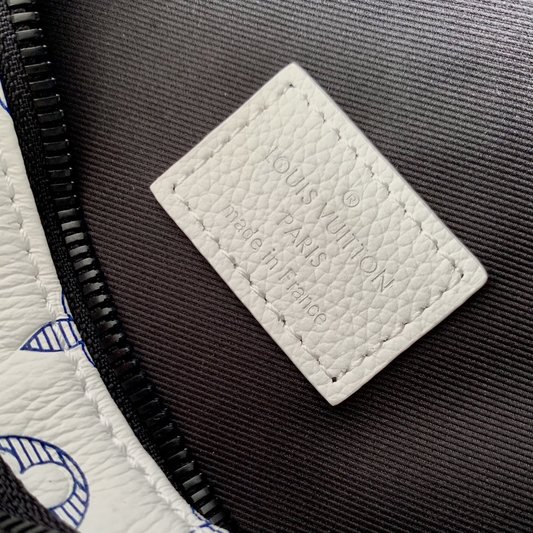 l**is V*t*n rush waist bag-30 x 15 x 8cm