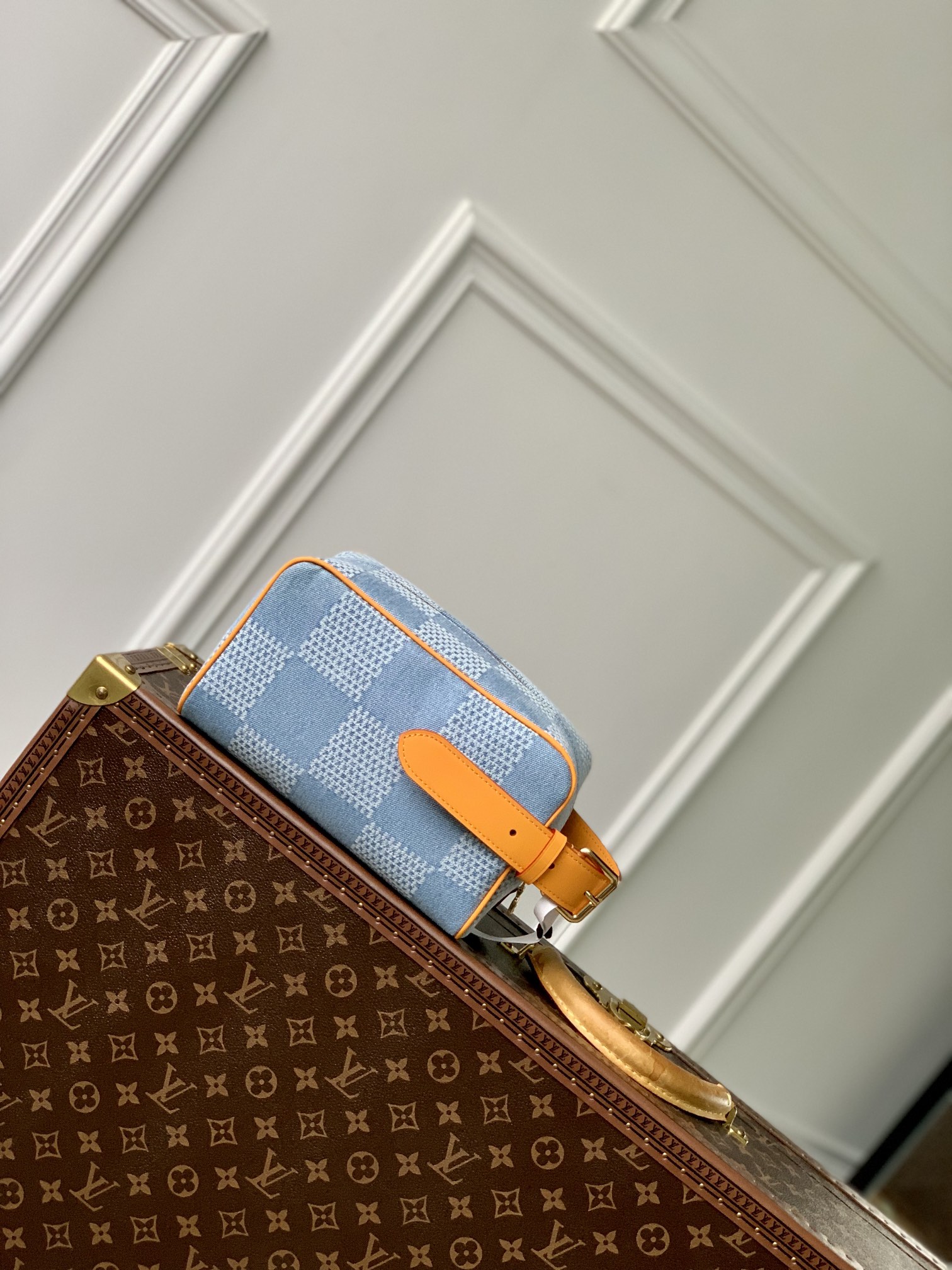 l**is V*t*n locker dopp kit pouch -23 x 13 x 12cm