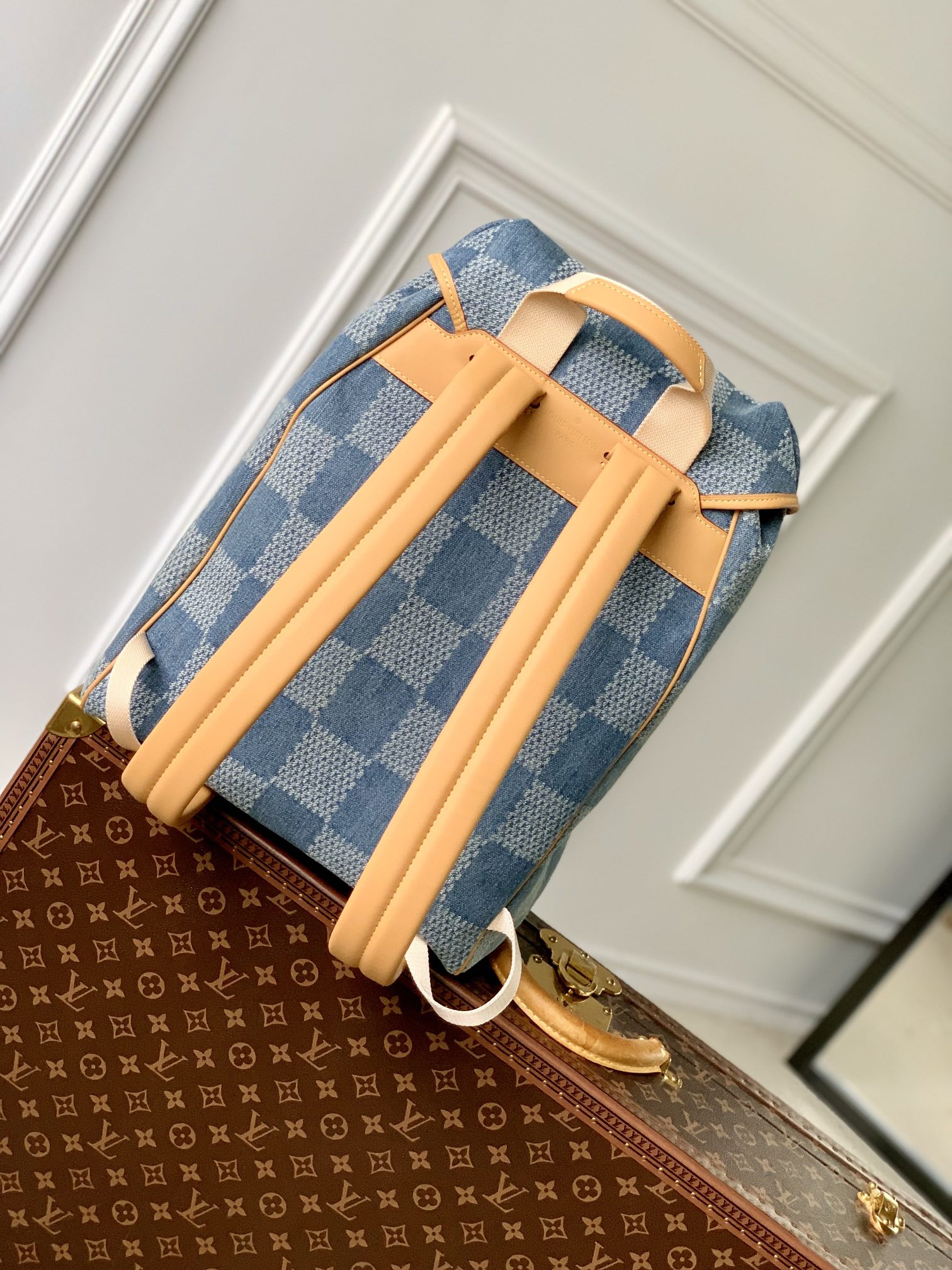 l**is V*t*n montsouris backpack-32 x 40 x 19cm